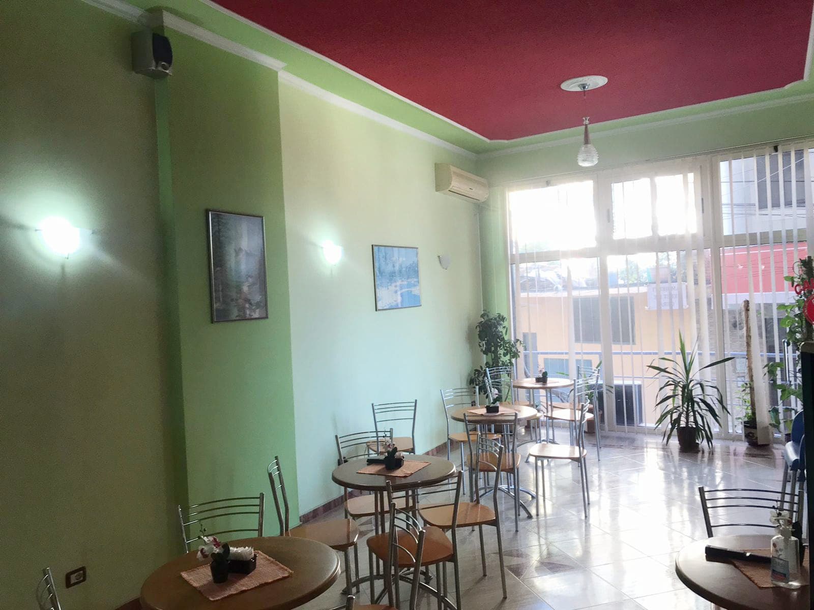 JEPET ME QERA AMBIENT BIZNESI PRANE KOPSHTIT 1 QERSHORI,DURRES. 2