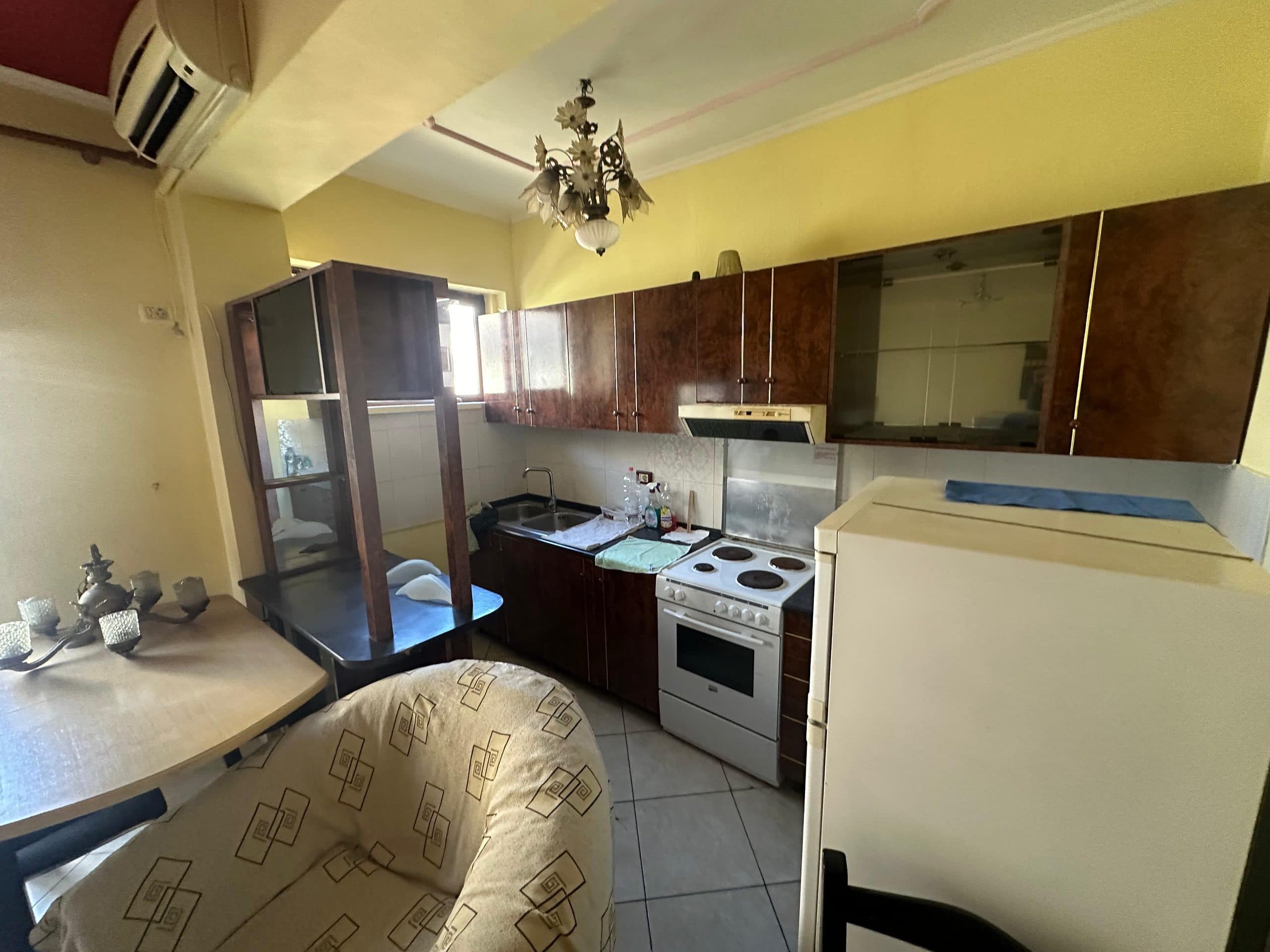 JEPET ME QERA APARTAMENT 1+1, PRANE GJYKATES, DURRES. 4