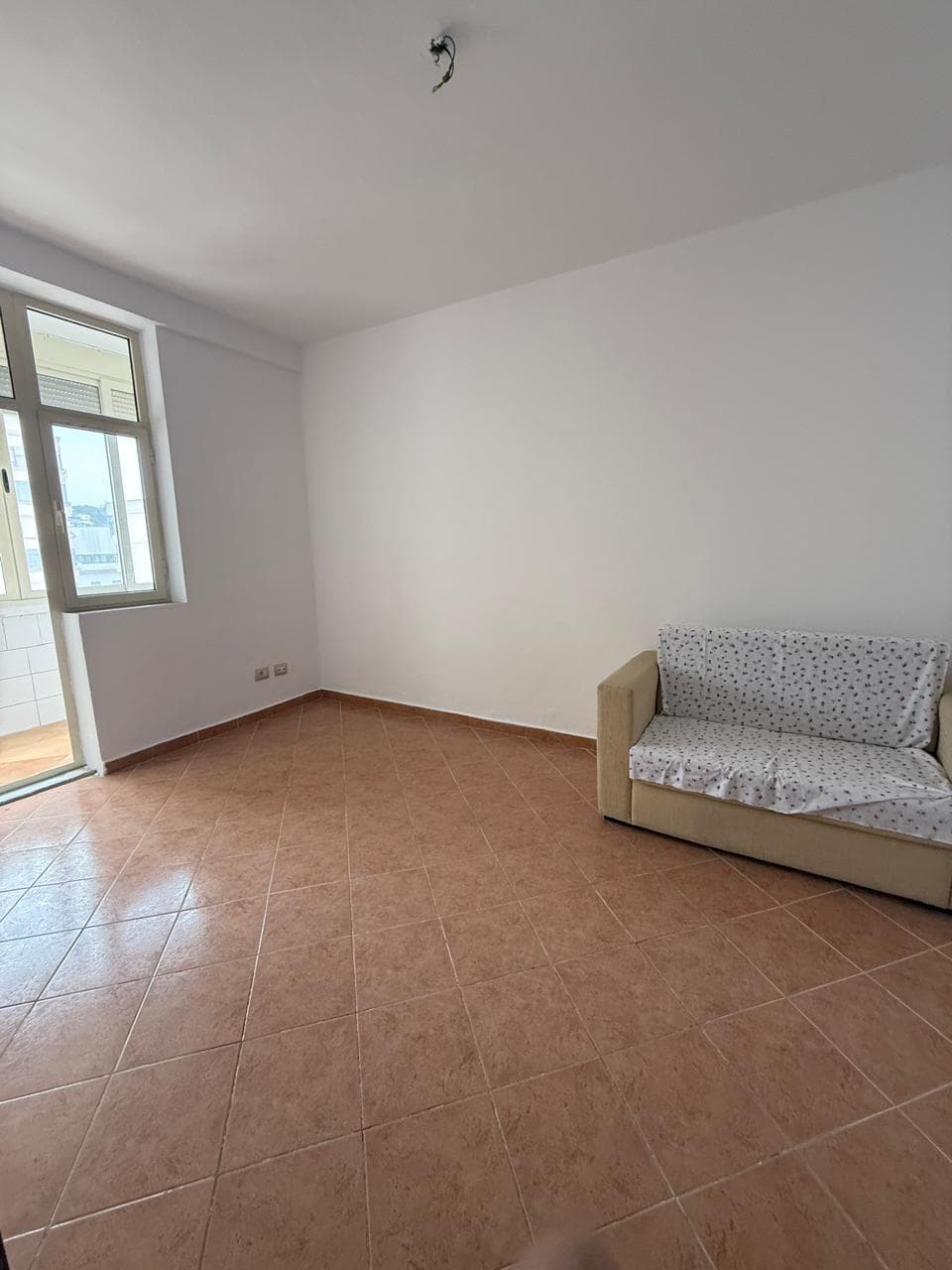 SHITET APARTAMENT 2+1 ZONEN E SPITALIT DURRES 4