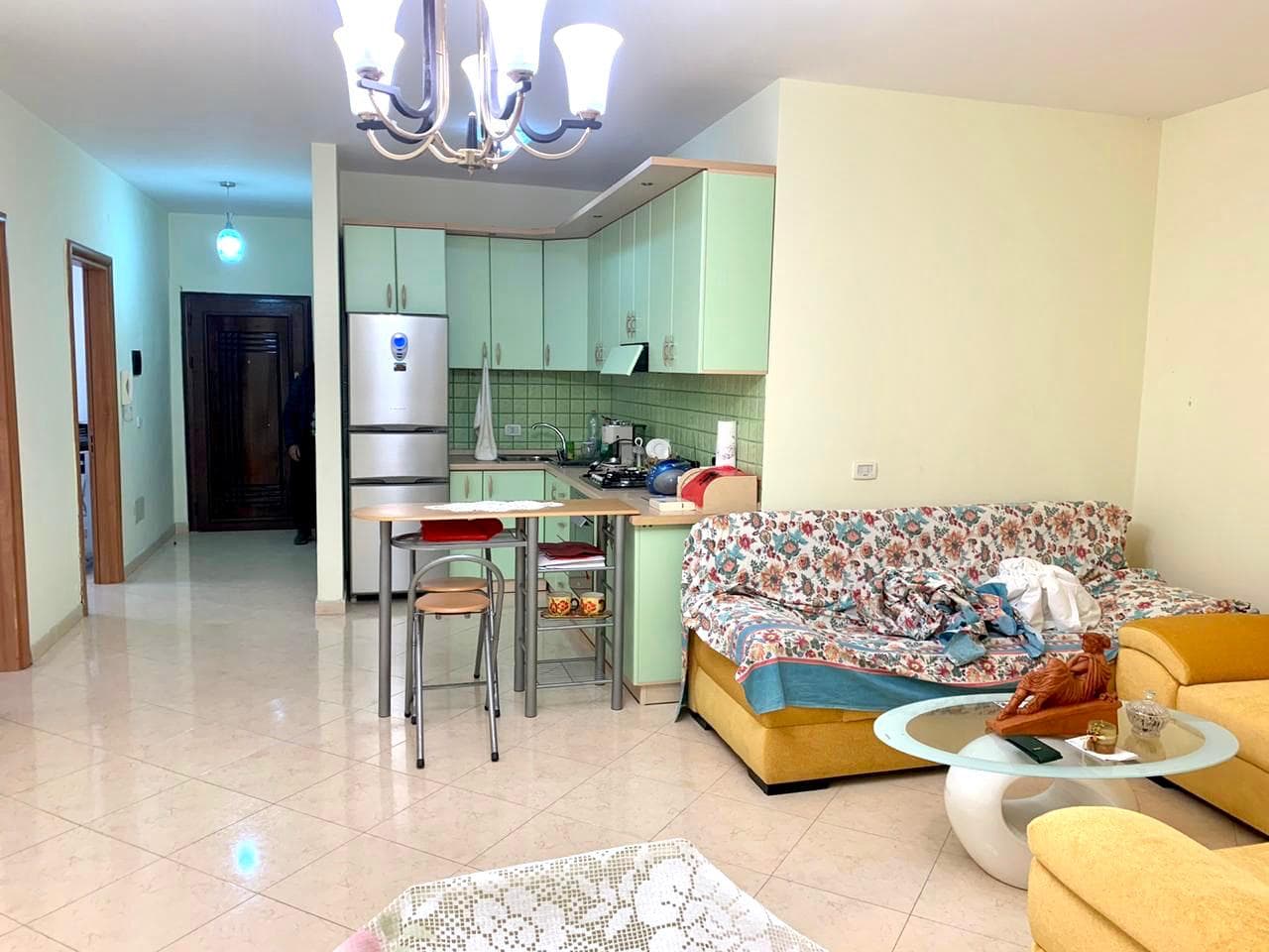 SHITET APARTAMENT 2+1 NE QENDER PRANE PALLATIT TE KULTURES, DURRES.