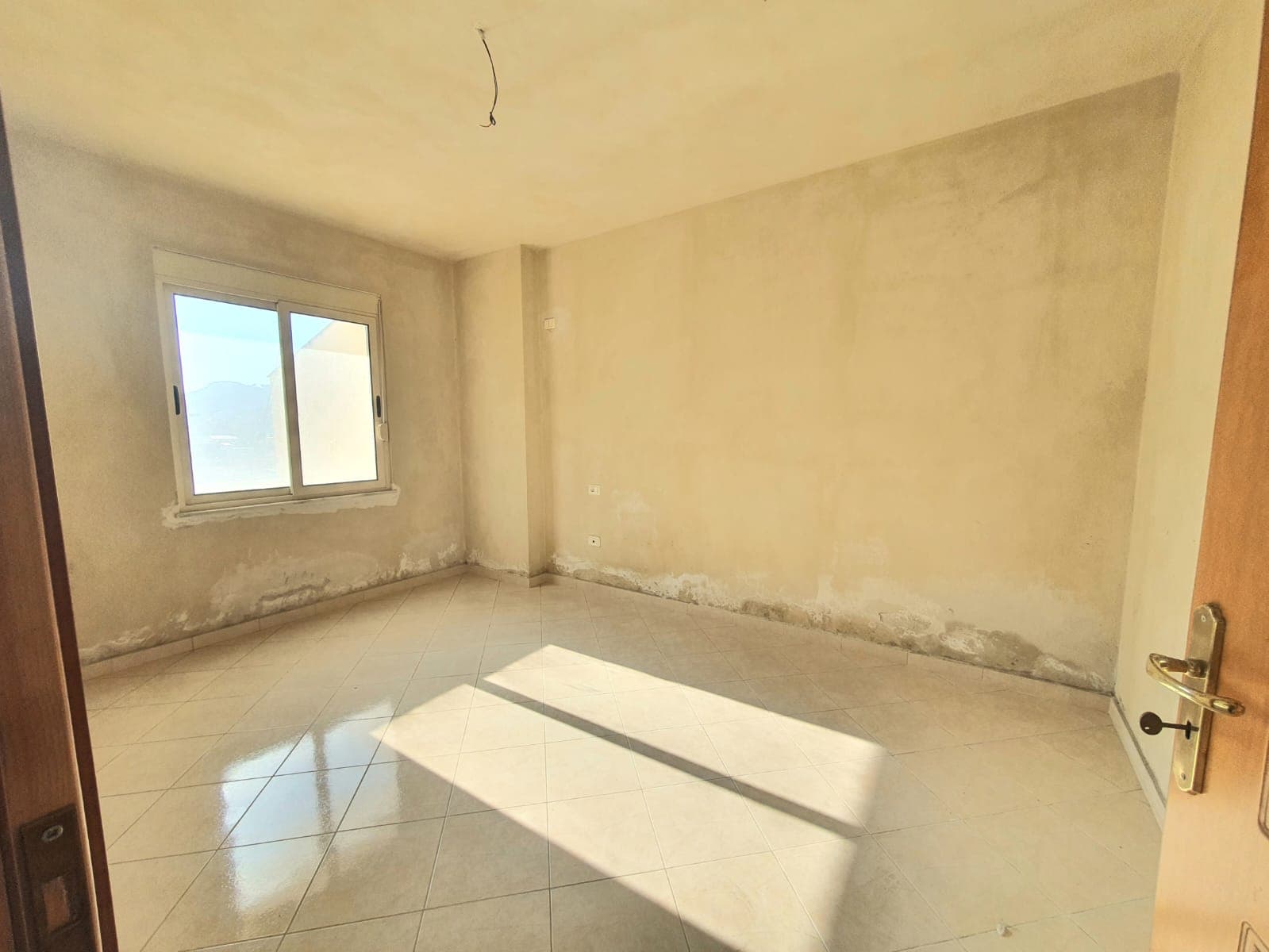 SHITET APARTAMENT 2+1+VERANDE ,KOPSHTI SOTIR NOKA,DURRES. 4