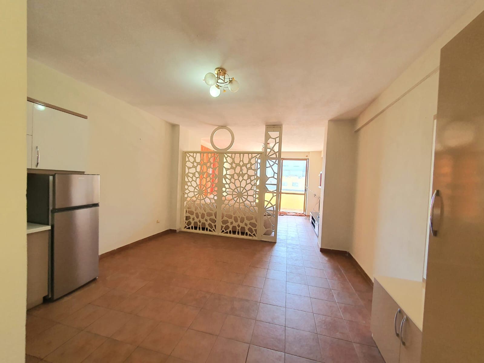 SHITET APARTAMENT 1+1 PRANE SHKOLLES BAJRAM CURRI PLAZH, DURRES. 2