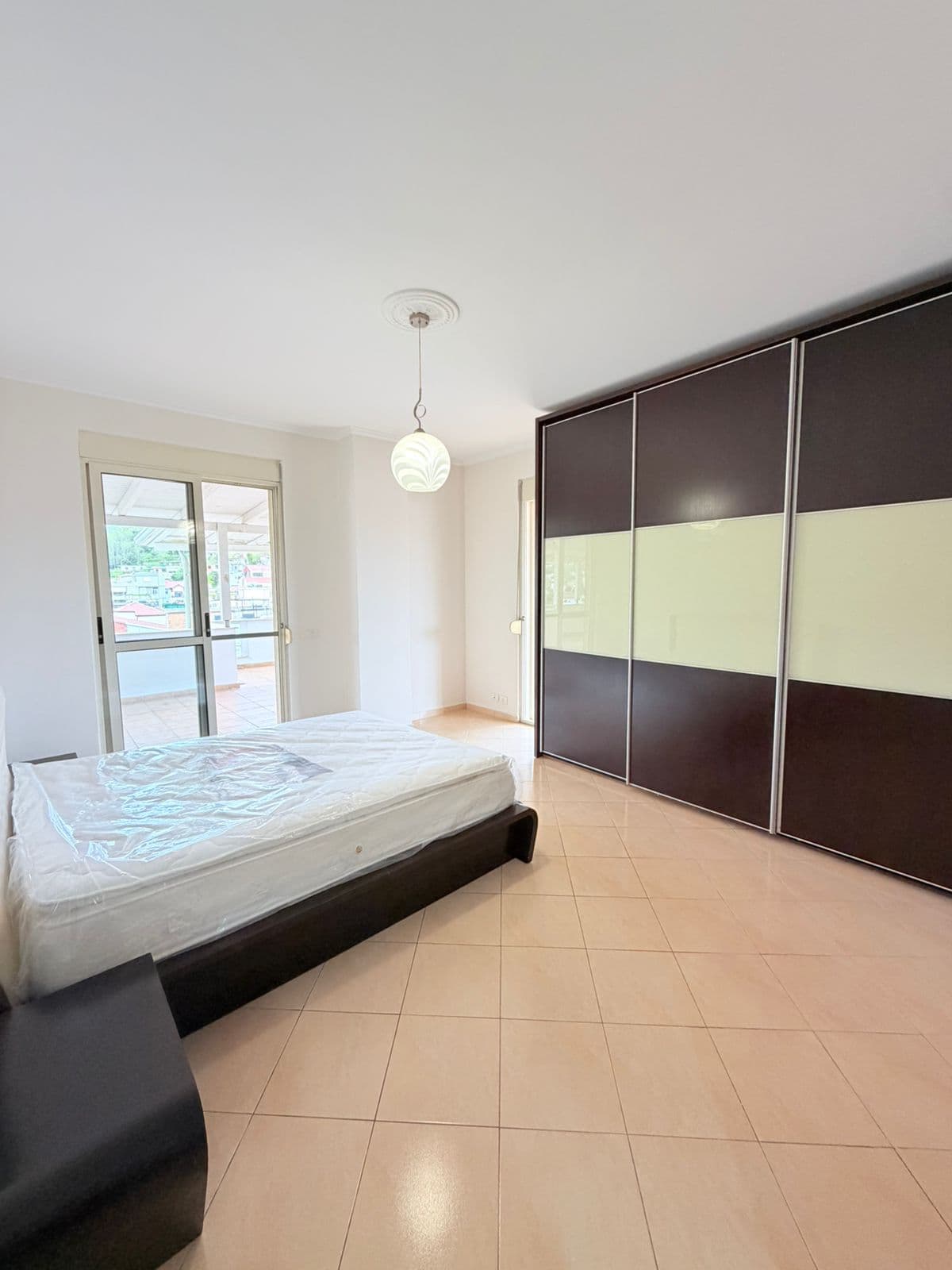 JEPET ME QERA APARTAMENT 3+1+2 TEK MUZEUMI, DURRES 4