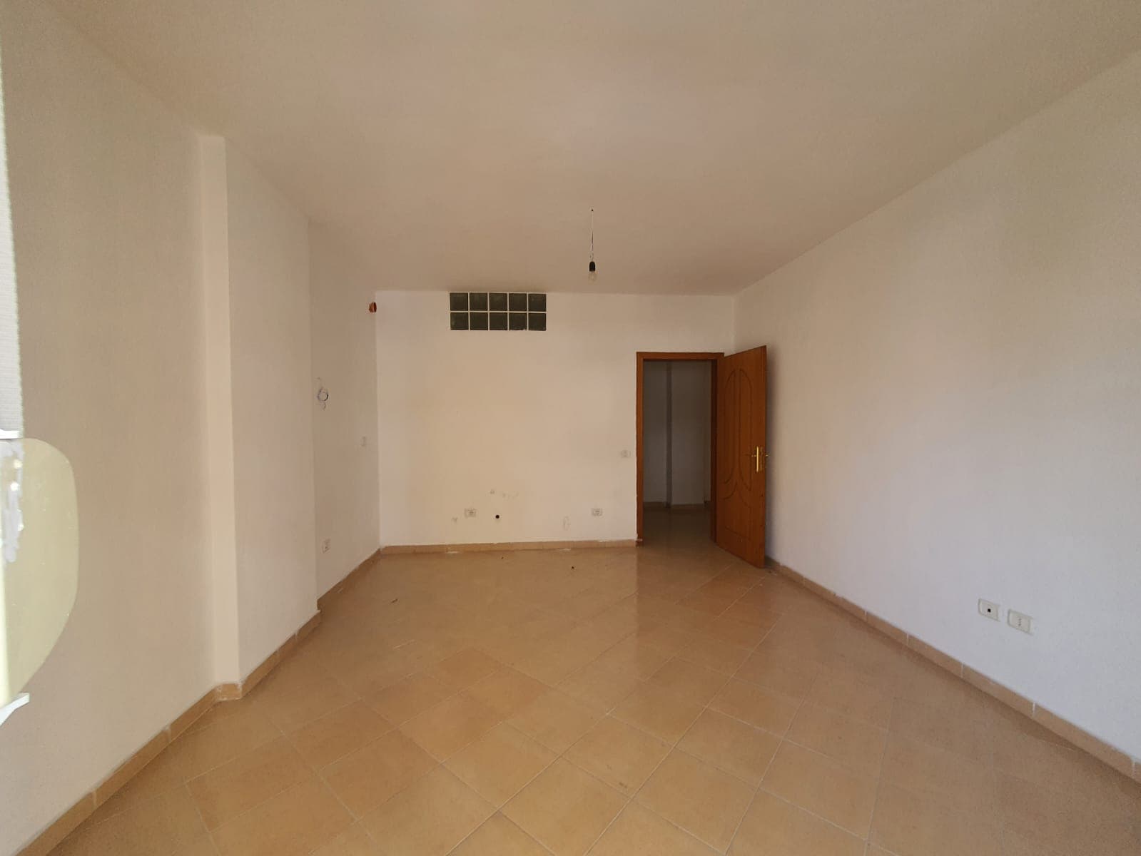SHITET APARTAMENT 2+1 PRANE KOPSHTIT SOTIR NOKA,DURRES. 2