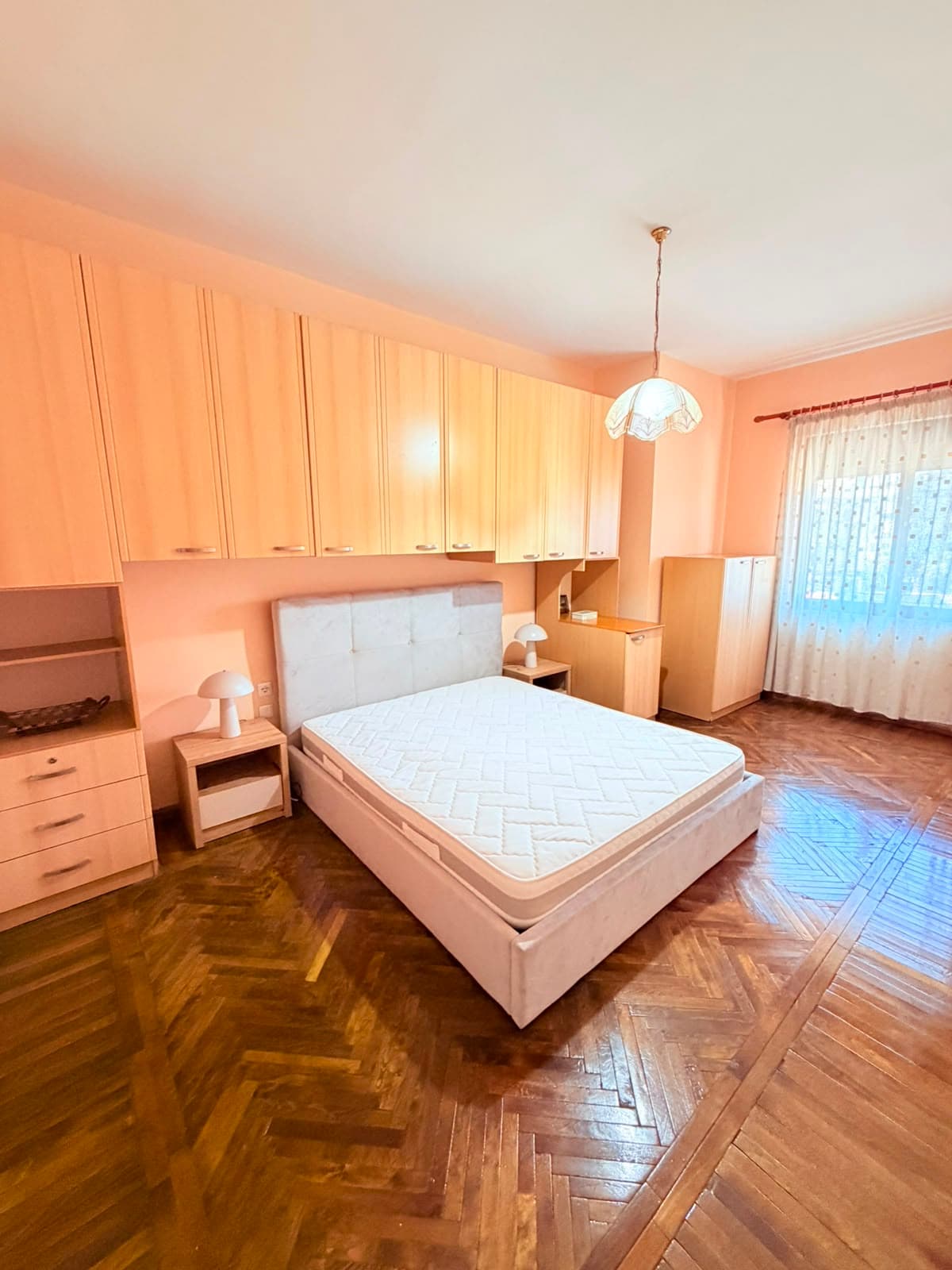JEPET ME QERA APARTAMENT 2+1 PRANE STACIONIT TE TRENIT, DURRES 3