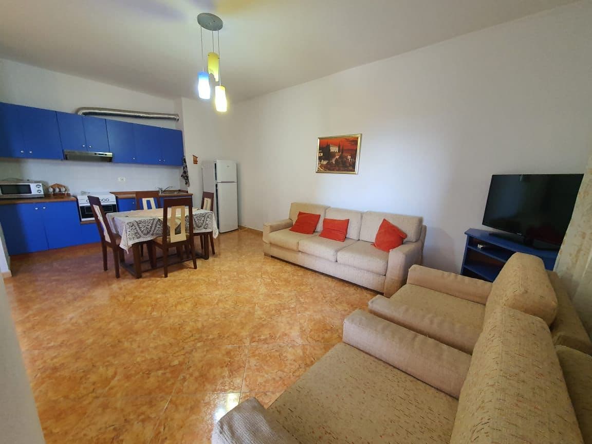 SHITET APARTAMENT 2+1+2 ME PAMJE NGA DETI NE QENDER, DURRES.