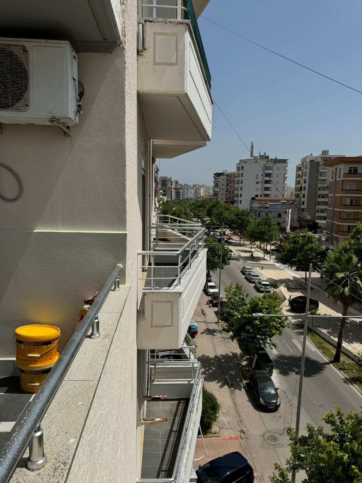 SHITET APARTAMENT 1+1+GARAZH PRANE PELIKANIT PLAZH,DURRES 2