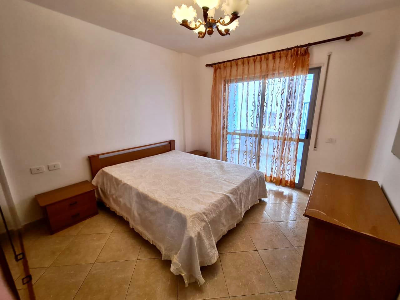 SHITET APARTAMENT 1+1 LAGJA 13 PRANE SHKOLLES BAJRAM CURRI, PLAZH. 3