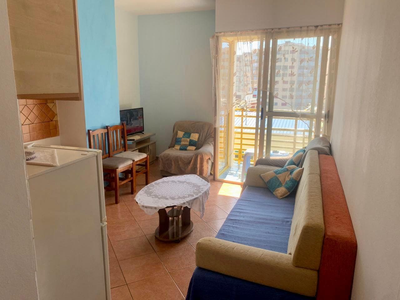 JEPET ME QERA APARTAMENT 1+1 MBRAPA SHKOLLES GREKE,DURRES. 2