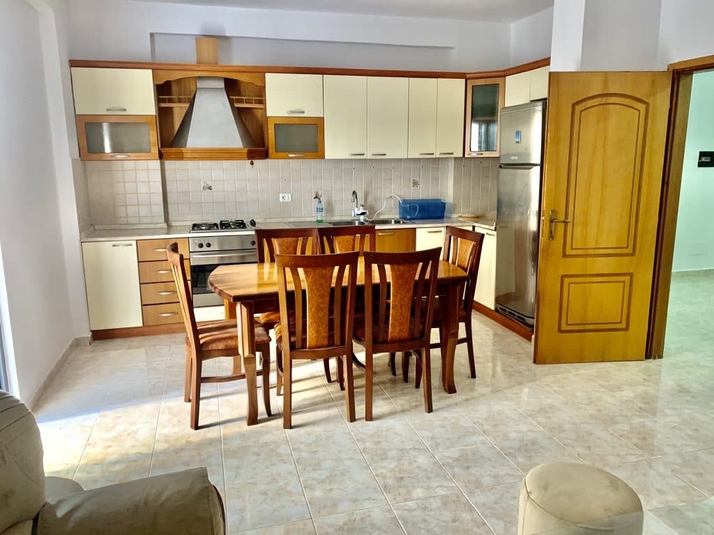 JEPET ME QERA APARTAMENT 2+1+2 NE DURRES!