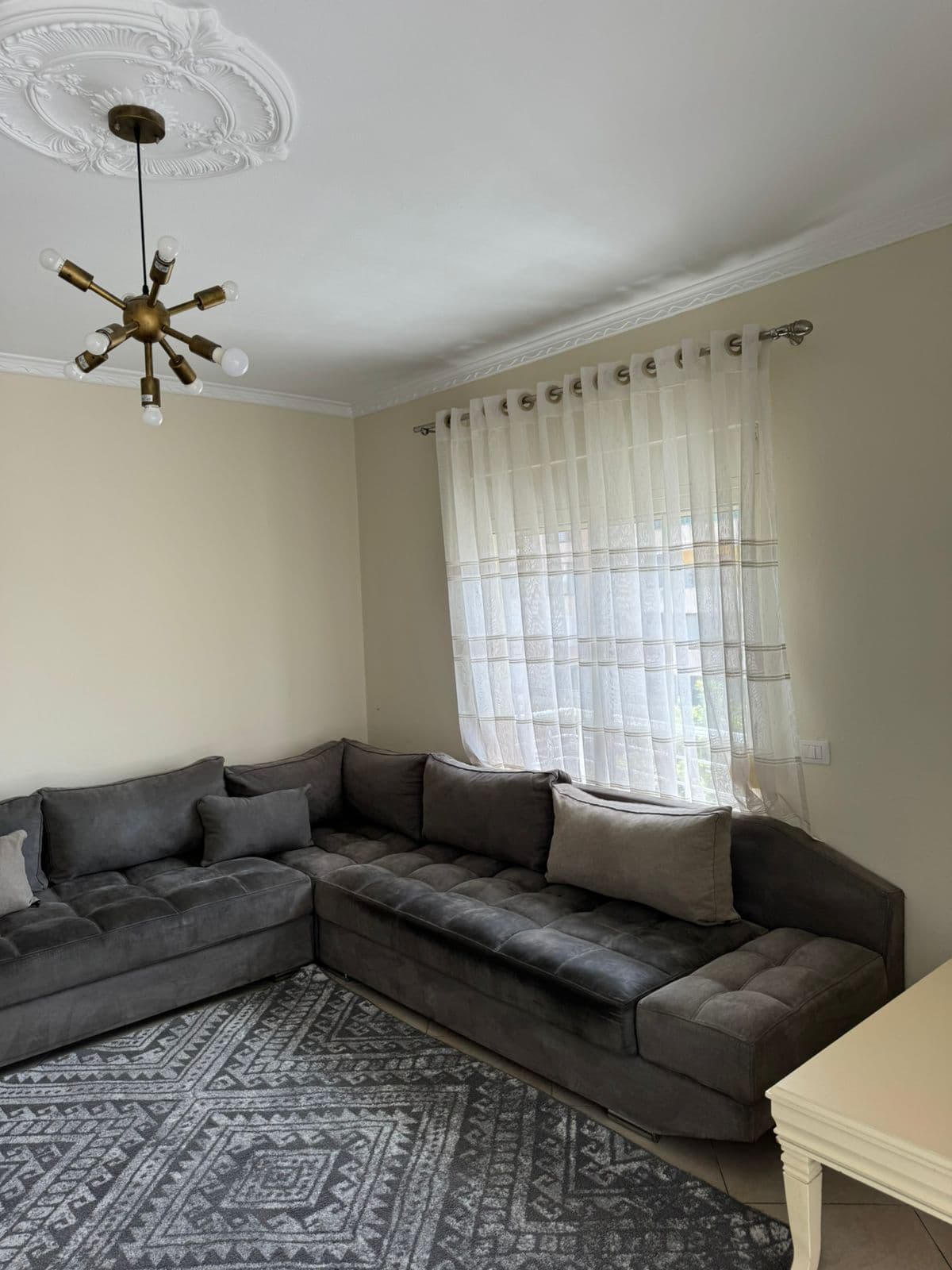 SHITET APARTAMENT 1+1+GARAZH PRANE PELIKANIT PLAZH,DURRES 4
