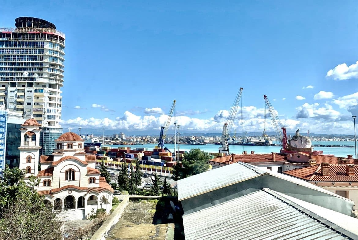 JEPET ME QERA APARTAMENT 2+1 NE VOLLGA,DURRES!