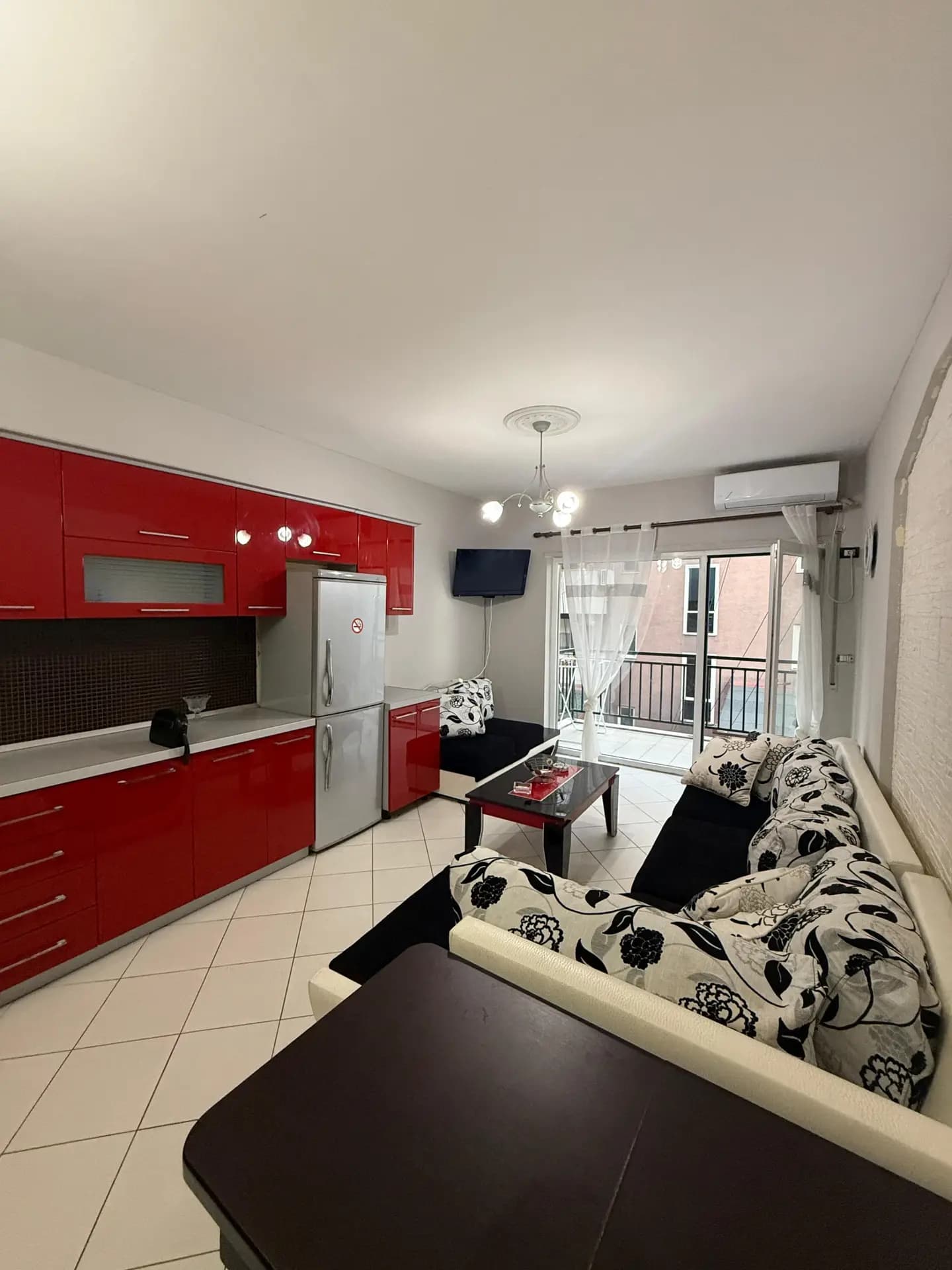 JEPET ME QERA APARTAMENT 1+1, PLAZH, DURRES. 2