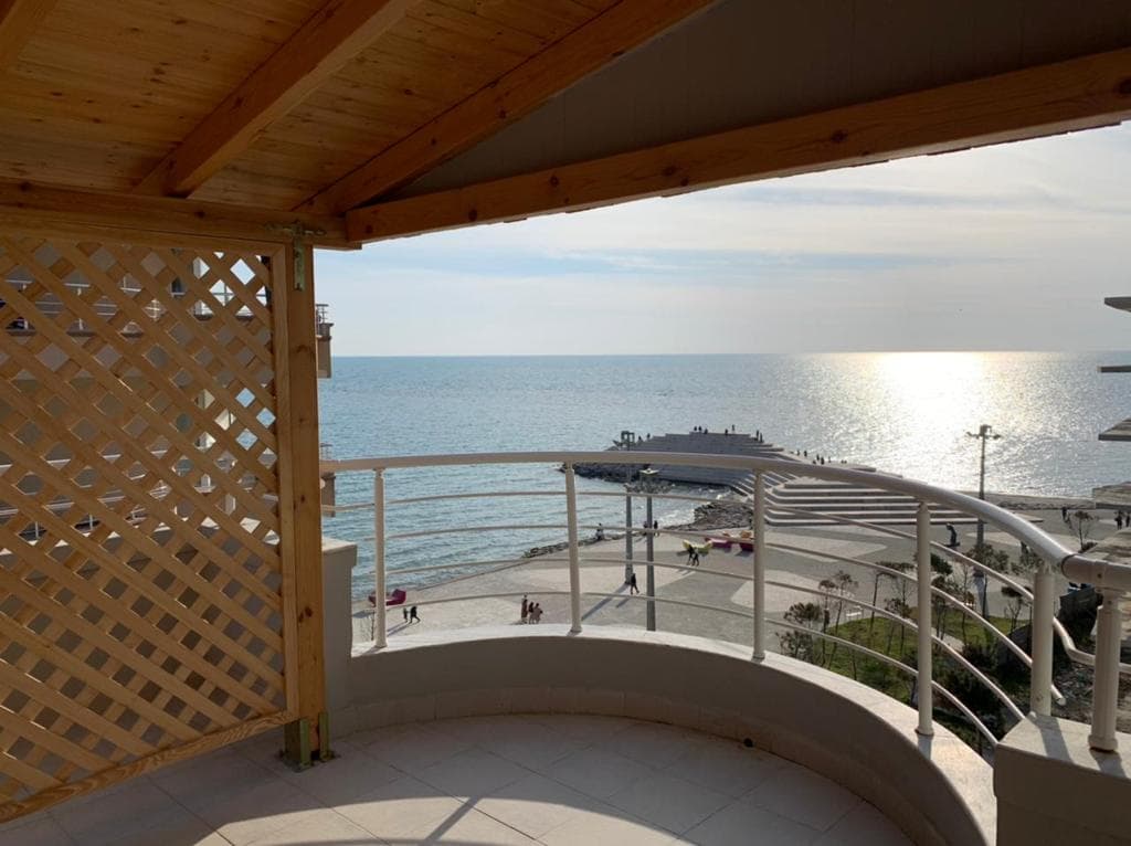 SHITET APARTAMENT 3 + 1 PRANE SFINKSIT, DURRES.