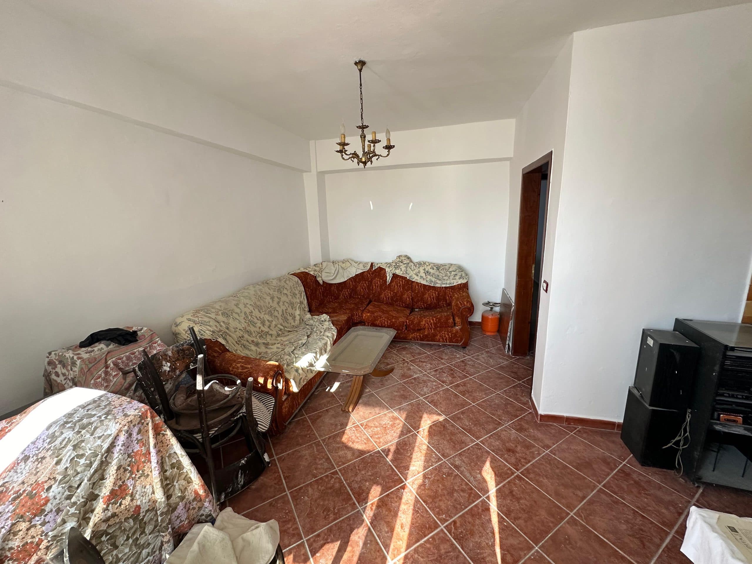 SHITET APARTAMENT 2+1 PRANE STADIUMIT, DURRES. 2