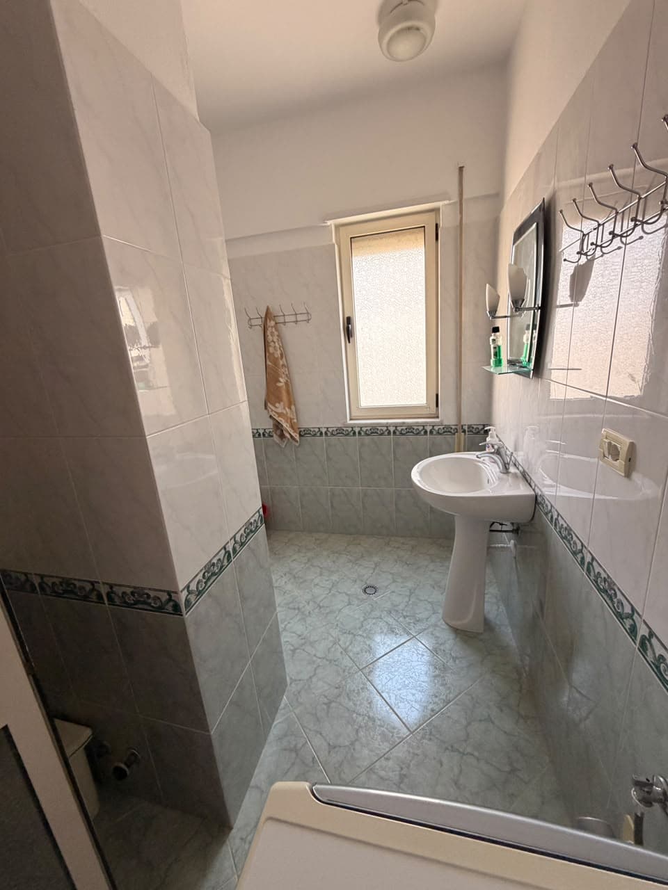 SHITET APARTAMENT 2+1 PRANE HOTEL FLORIDA,PLAZH,DURRES 4
