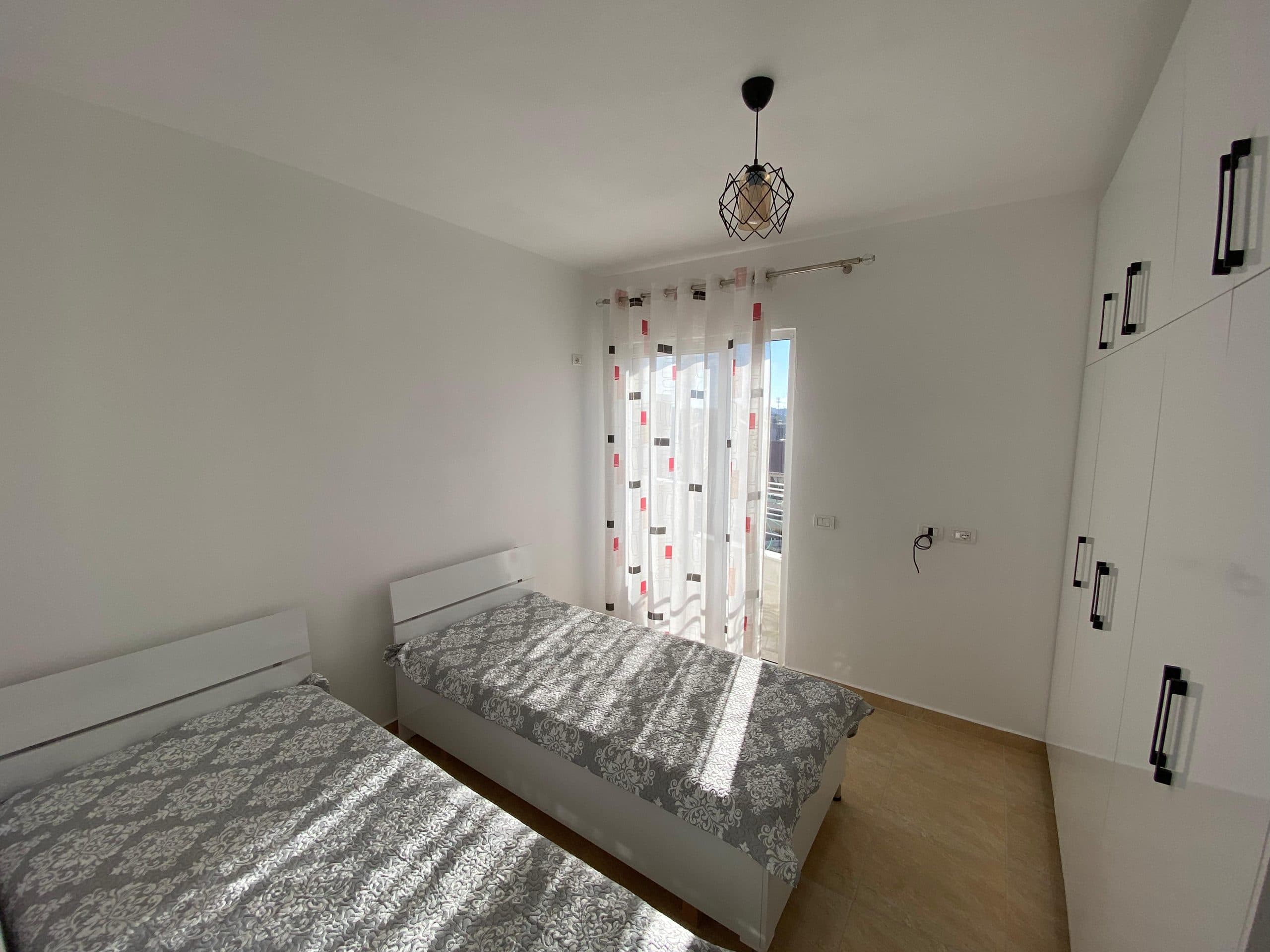 JEPET ME QERA APARTAMENT 2+1, FABRIKA MAKARONAVE, DURRES. 4