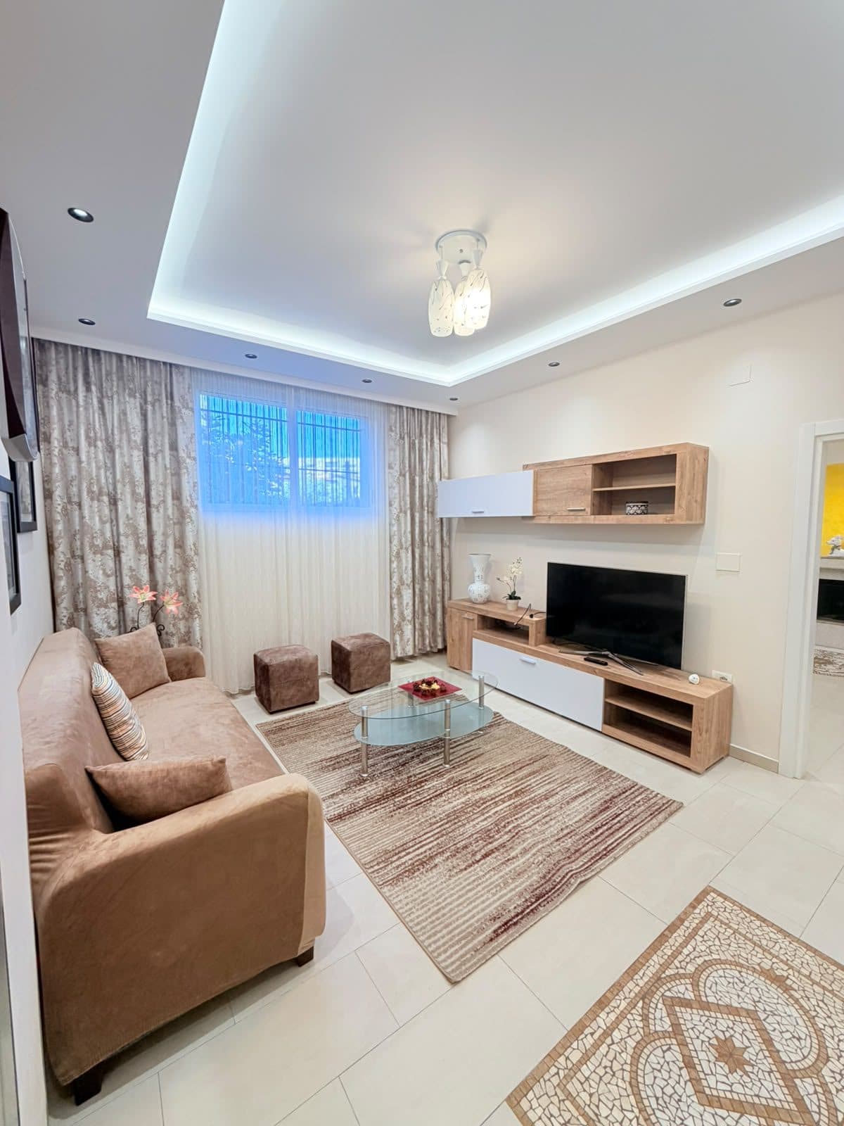 JEPET ME QERA SHTEPI PRIVATE 2+1 BULEVARDI KRYESOR, DURRES 2