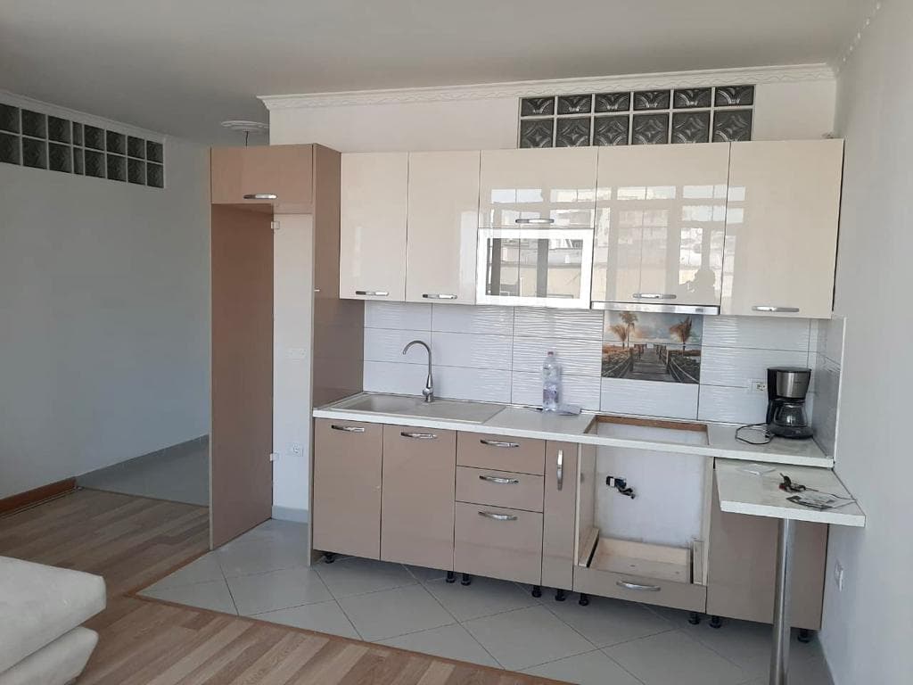SHITET APARTAMENT 2+1 PRANE UJESJELLESIT, DURRES. 2