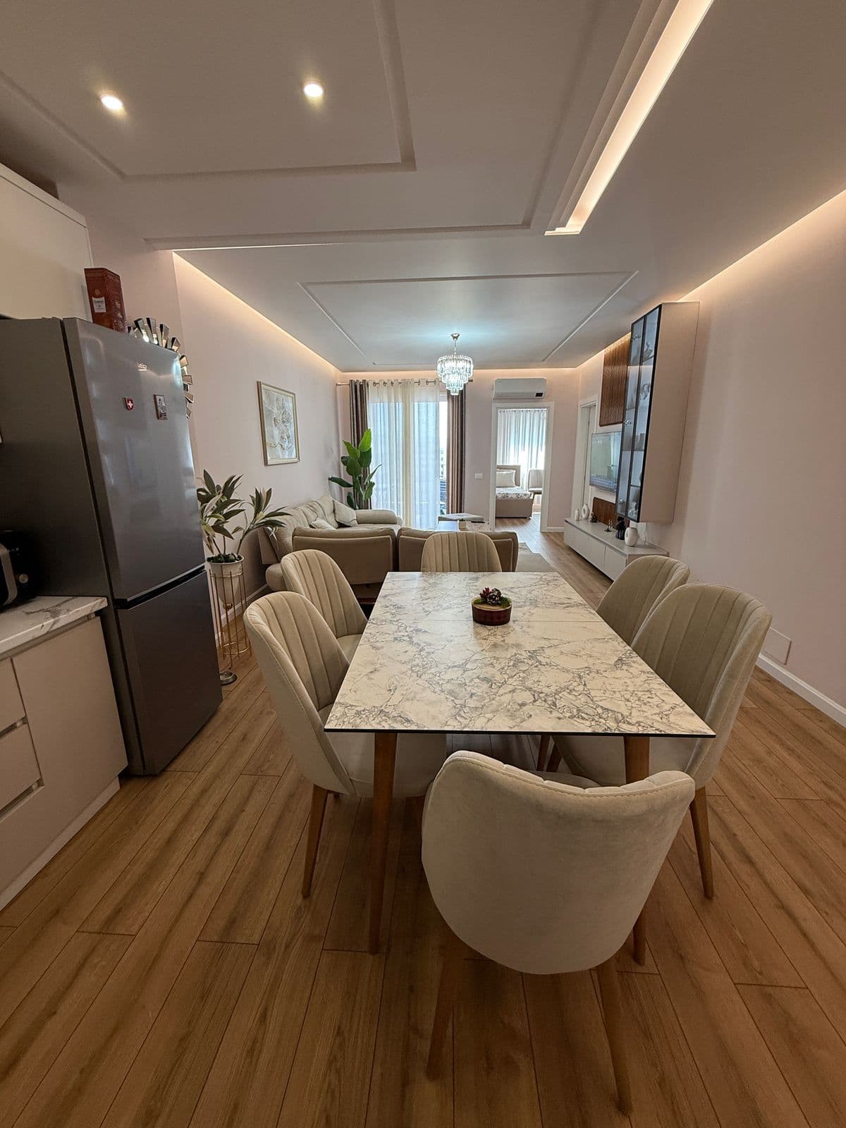 SHITET APARTAMENT 2+1, UJESJELLESI. DURRES. 2