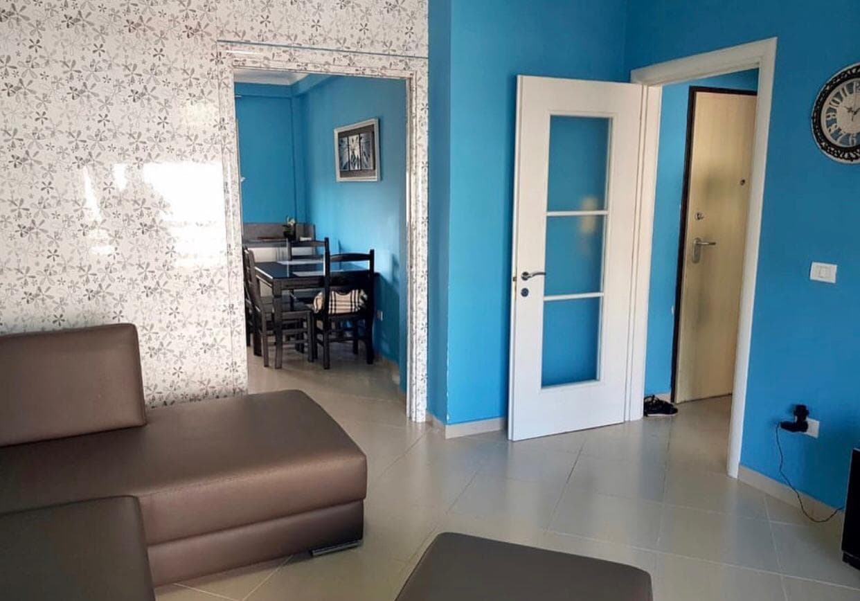 JEPET ME QERA APARTAMENT 1+1, LAGJA 6, RRUGA ANDON NACI, DURRES. 2