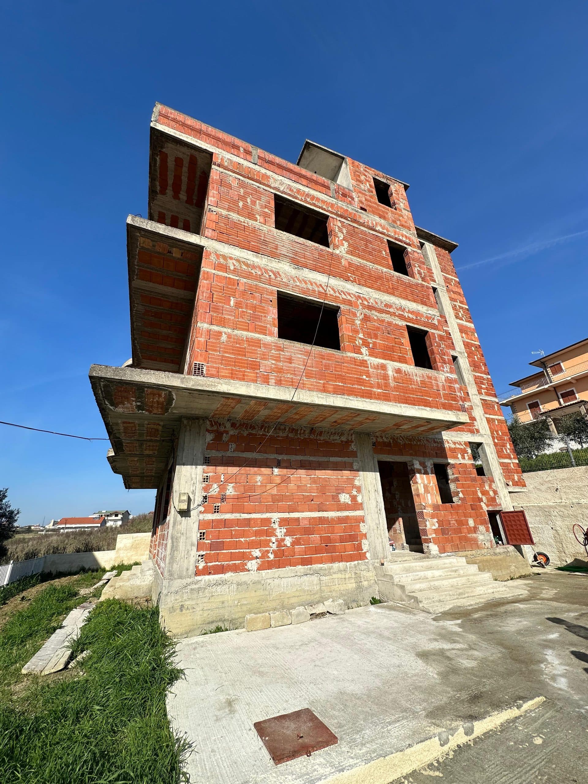 SHITET GODINE BIZNESI OSE BANIMI, PRANE HOTEL VILLA PASCUCCI, DURRES.