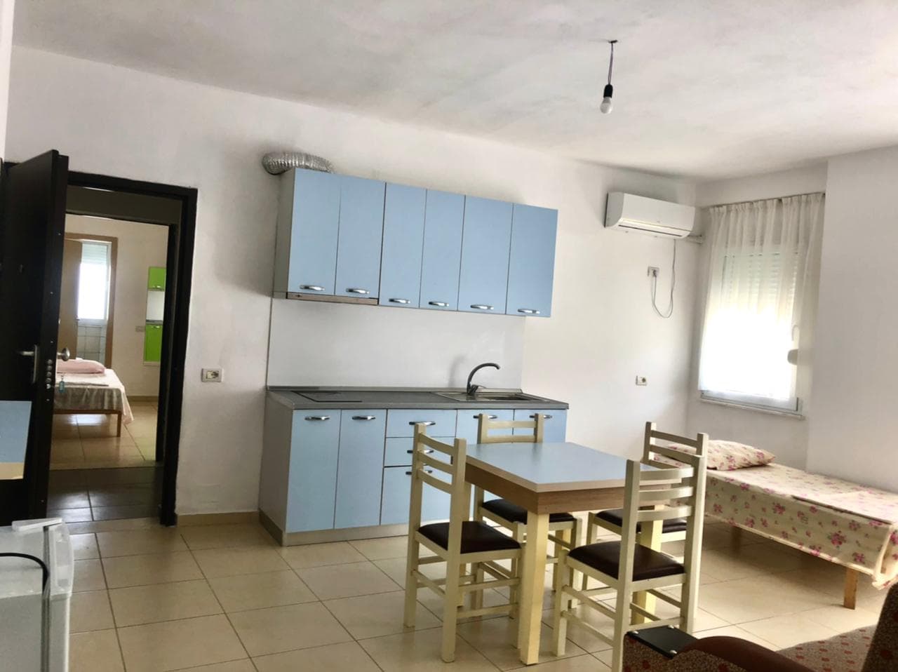 SHITET APARTAMENT 1+1 PRANE SHKEMBIT TE KAVAJES, DURRES. 4