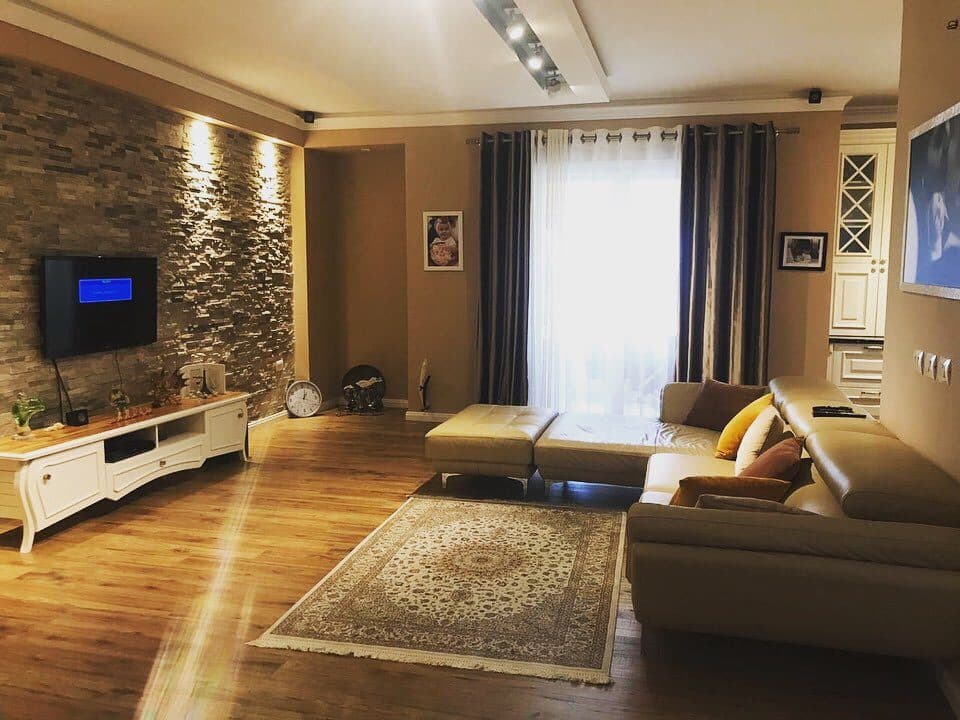 JEPET NE QERA APARTAMENT 2+1 PERBALL RRUGES PORTIT,DURRES!