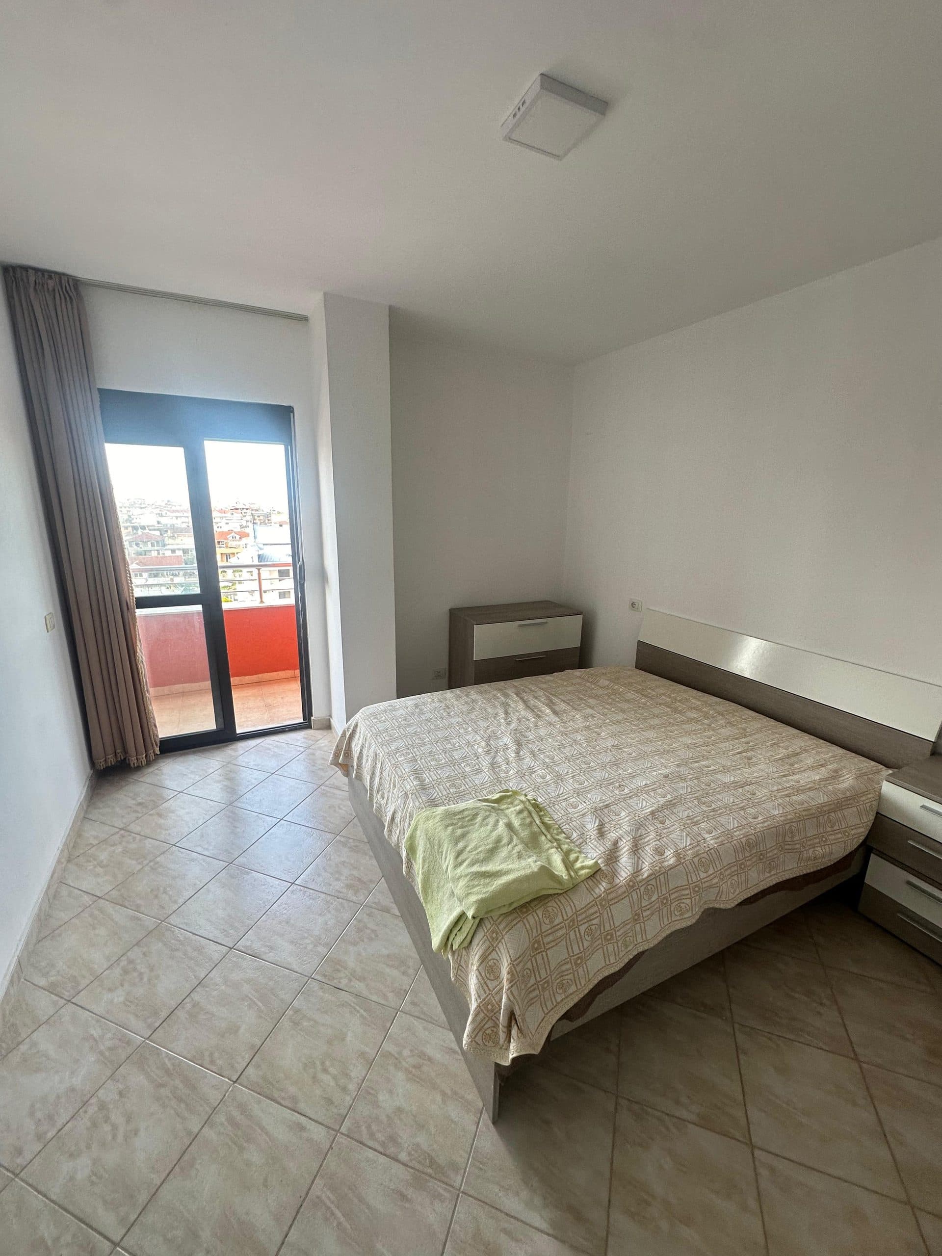 JEPET APARTAMENT ME QERA 1+1 MBRAPA GALAKTIKUT, DURRES. 3