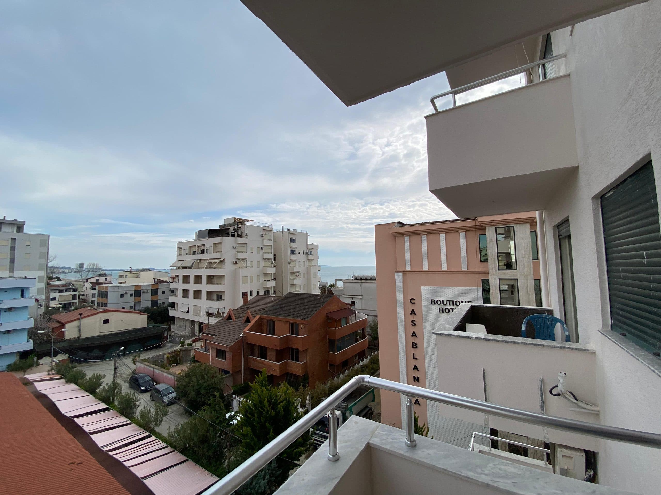 SHITET APARTAMENT 1+1 ME PAMJE NGA DETI, ILIRIA PLAZH, DURRES.