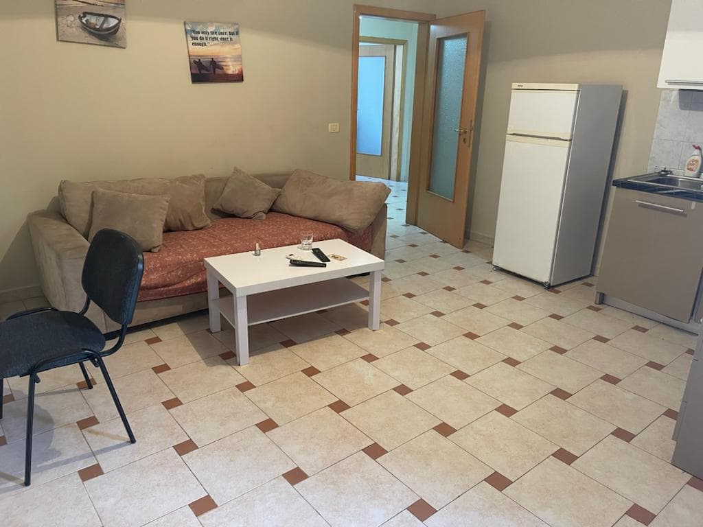 JEPET ME QERA APARTAMENT 1+1,PRANE HOTEL ROYAL,PLAZH,DURRES.