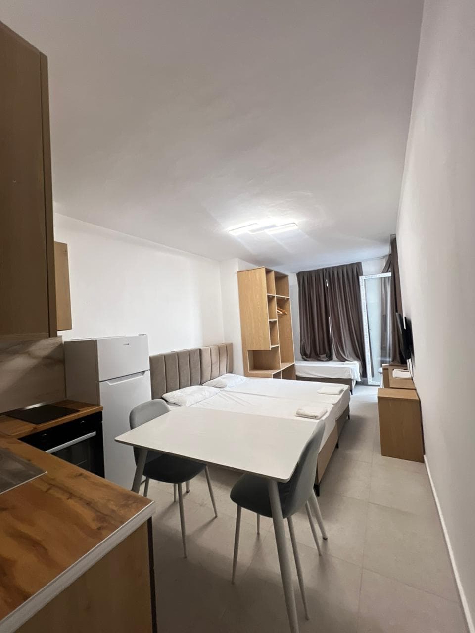 JEPET ME QERA GARSONIERE, BONITA RESIDENCE, GOLEM