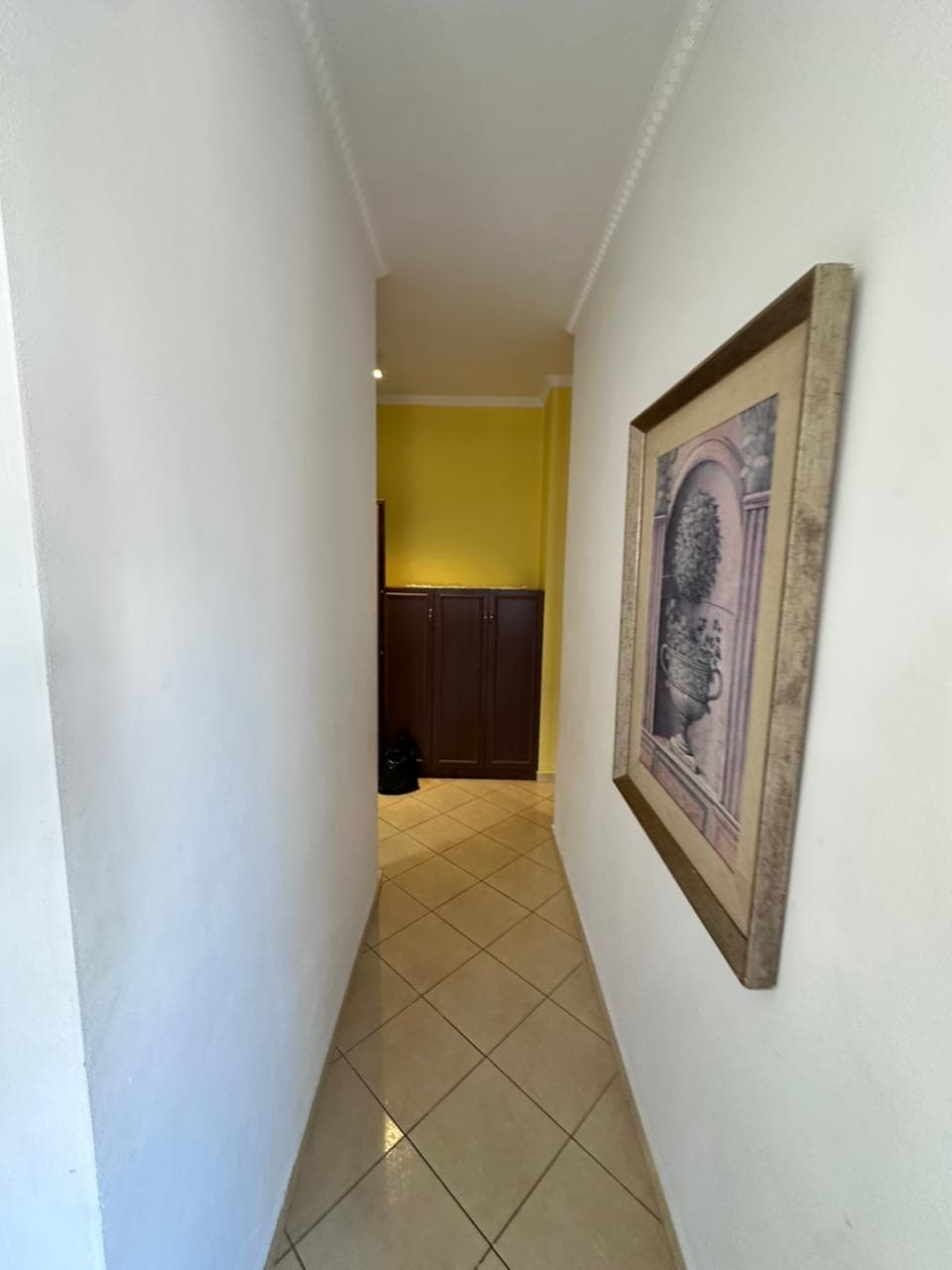 JEPET ME QERA APARTAMENT 2+1 PRANE GJYKATES, DURRES 4