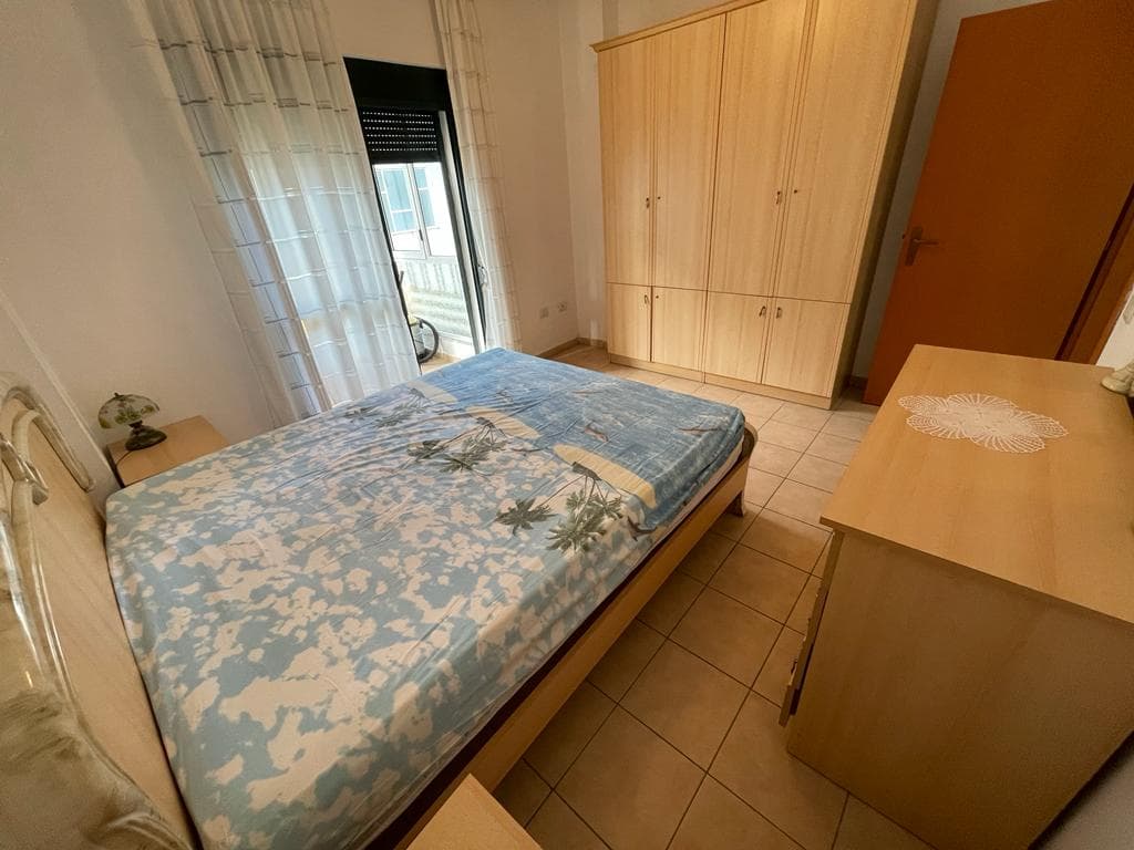 JEPET ME QERA APARTAMENT 1+1 NE GOLEM, PRANE KAVALISHENCES,DURRES. 2