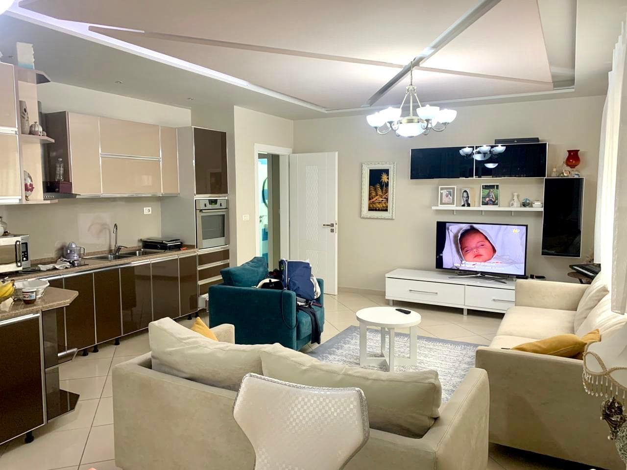 SHITET APARTAMENT 2+1 ME PAMJE NGA DETI, CURRILA, DURRES.