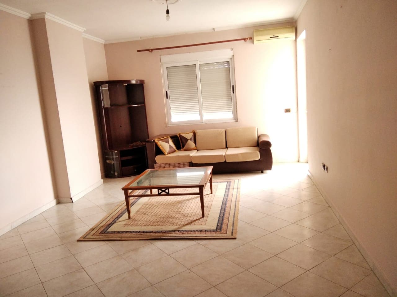 SHITET APARTAMENT 1+1 PRANE ISH URT , DURRES .