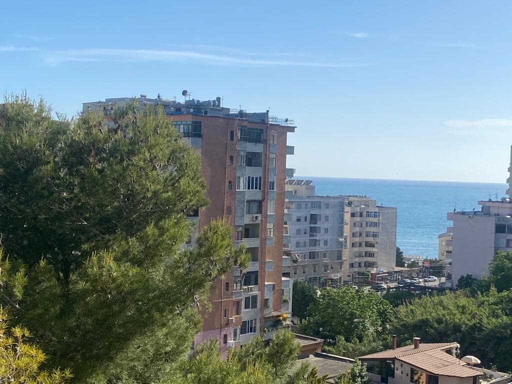 SHITET APARTAMENT 2+1 PRANE SHKOLLES ITALIANE, VOLLGA, DURRES.