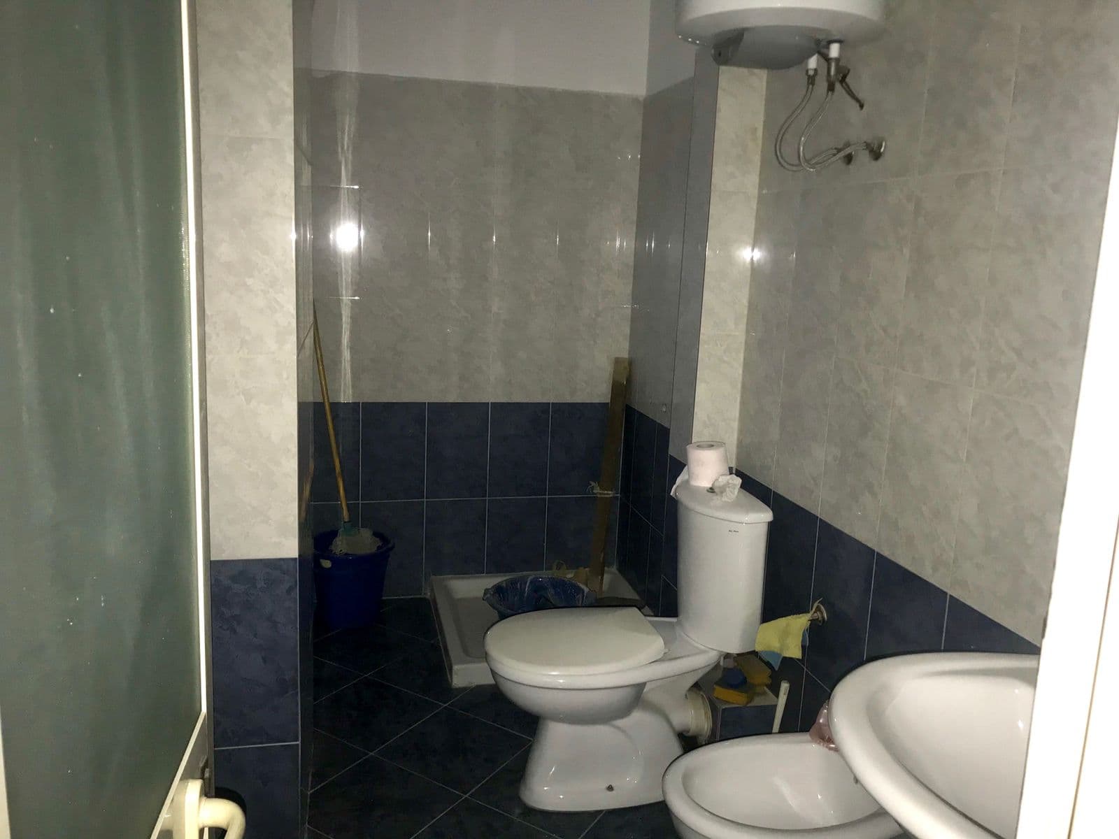 SHITET APARTAMENT 1+1 PRANE UJESJELLESIT, DURRES. 4