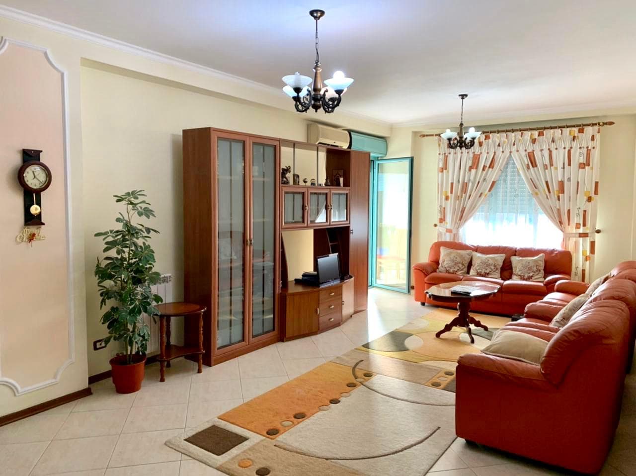 SHITET APARTAMENT 3+1 , PRANE HOTEL ARVI, VOLLGA, DURRES.
