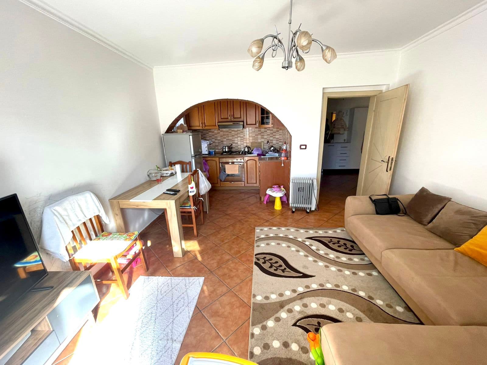 SHITET APARTAMENT 2+1 PRANE MUZEUMIT, QENDER, DURRES. 2