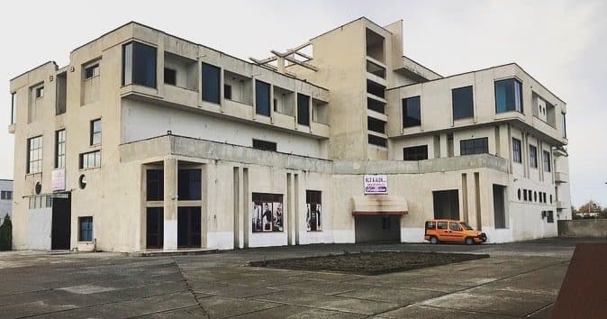 SHITET GODINE 4 KATE+TRUALL AUTOSTRADA TIRANE-DURRES! 2