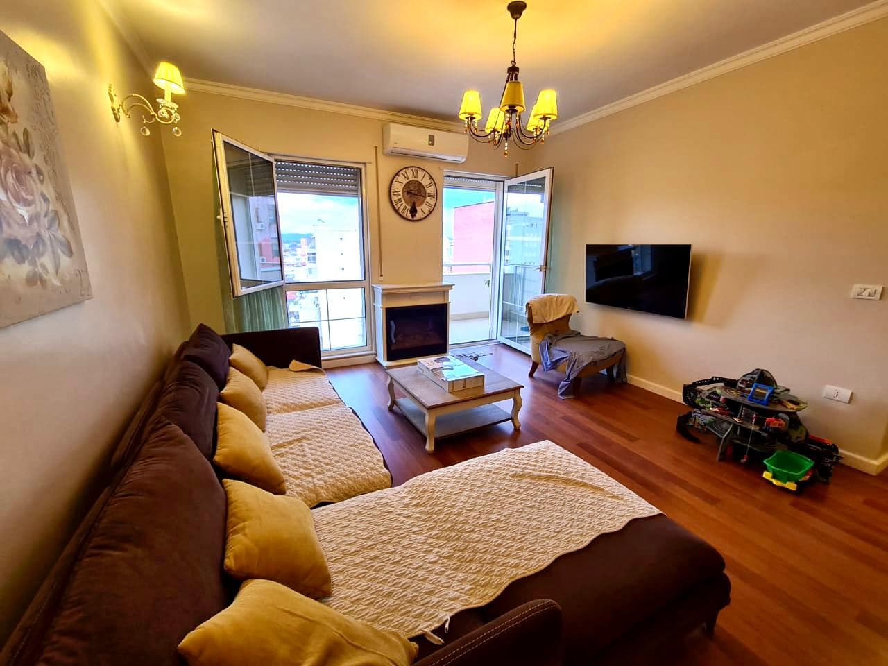 SHITET APARTAMENT 2+1 PRANE ISH RAJONIT, DURRES.