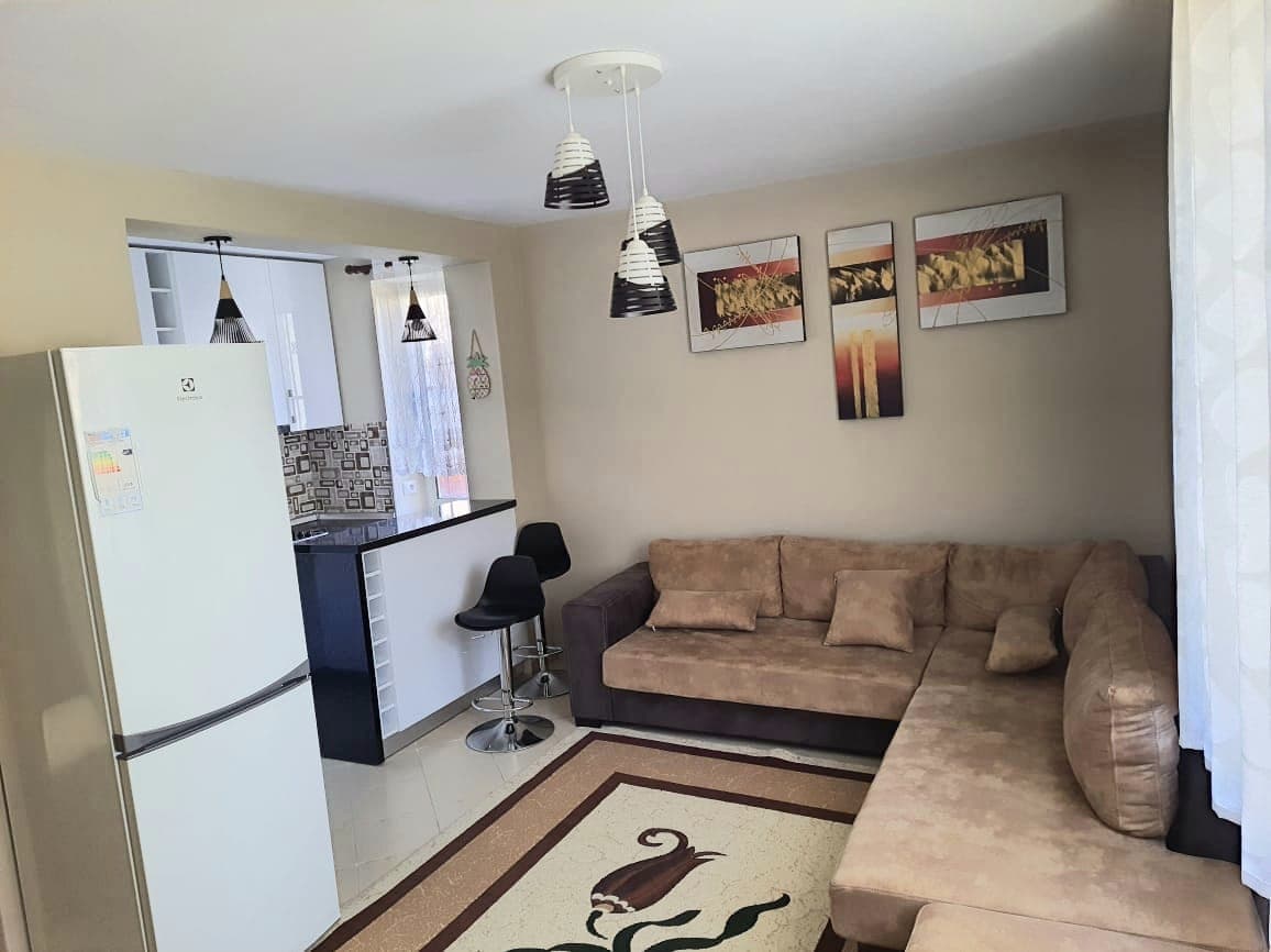 JEPET ME QERA APARTAMENT 1+1 PRANE URES SE DAJLANIT,PLAZH,DURRES. 2