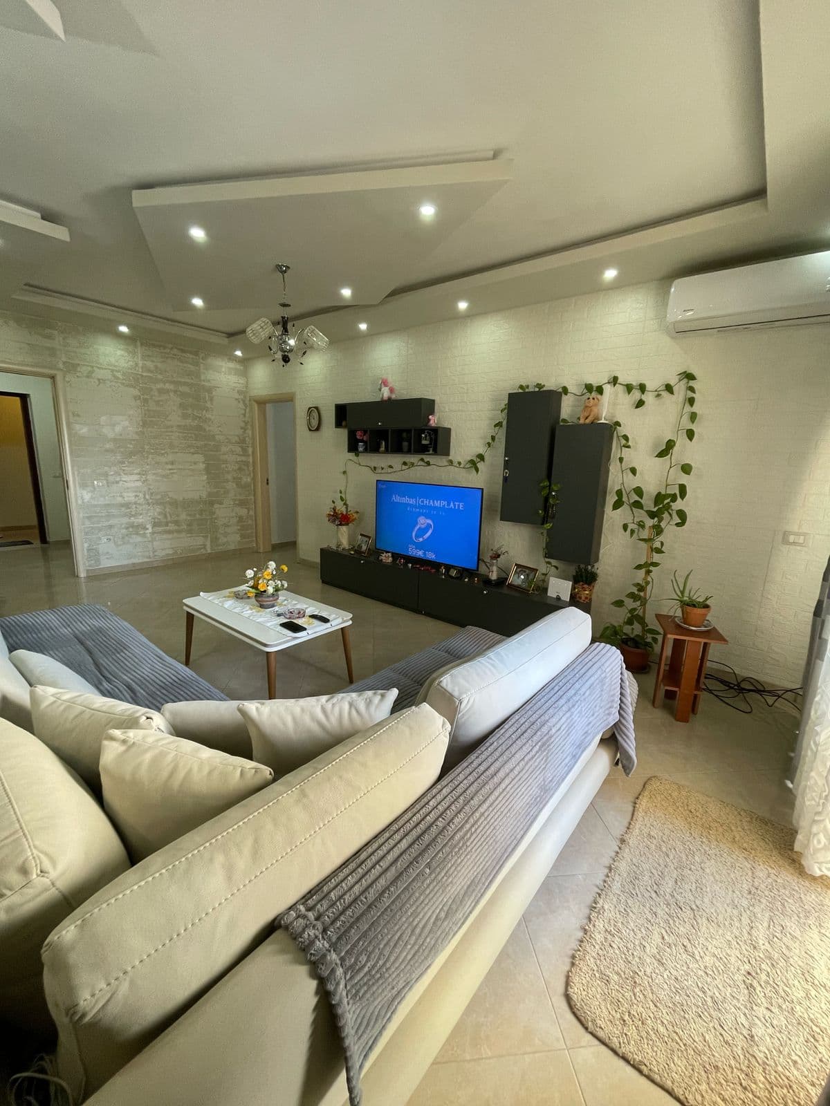 SHITET APARTAMENT 2+1+2 ISH URT , DURRES.