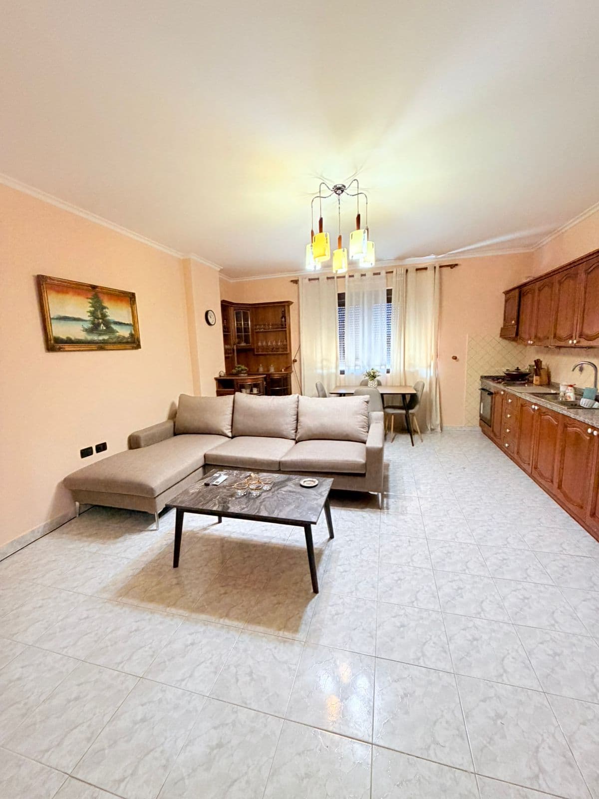 JEPET ME QERA APARTAMENT 2+1+2 PRANE FLAGSHIP CENTER 3