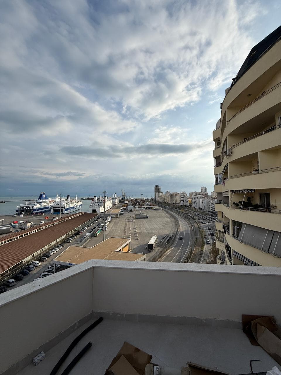JEPET ME QERA APARTAMENT RRUGA PORTIT
