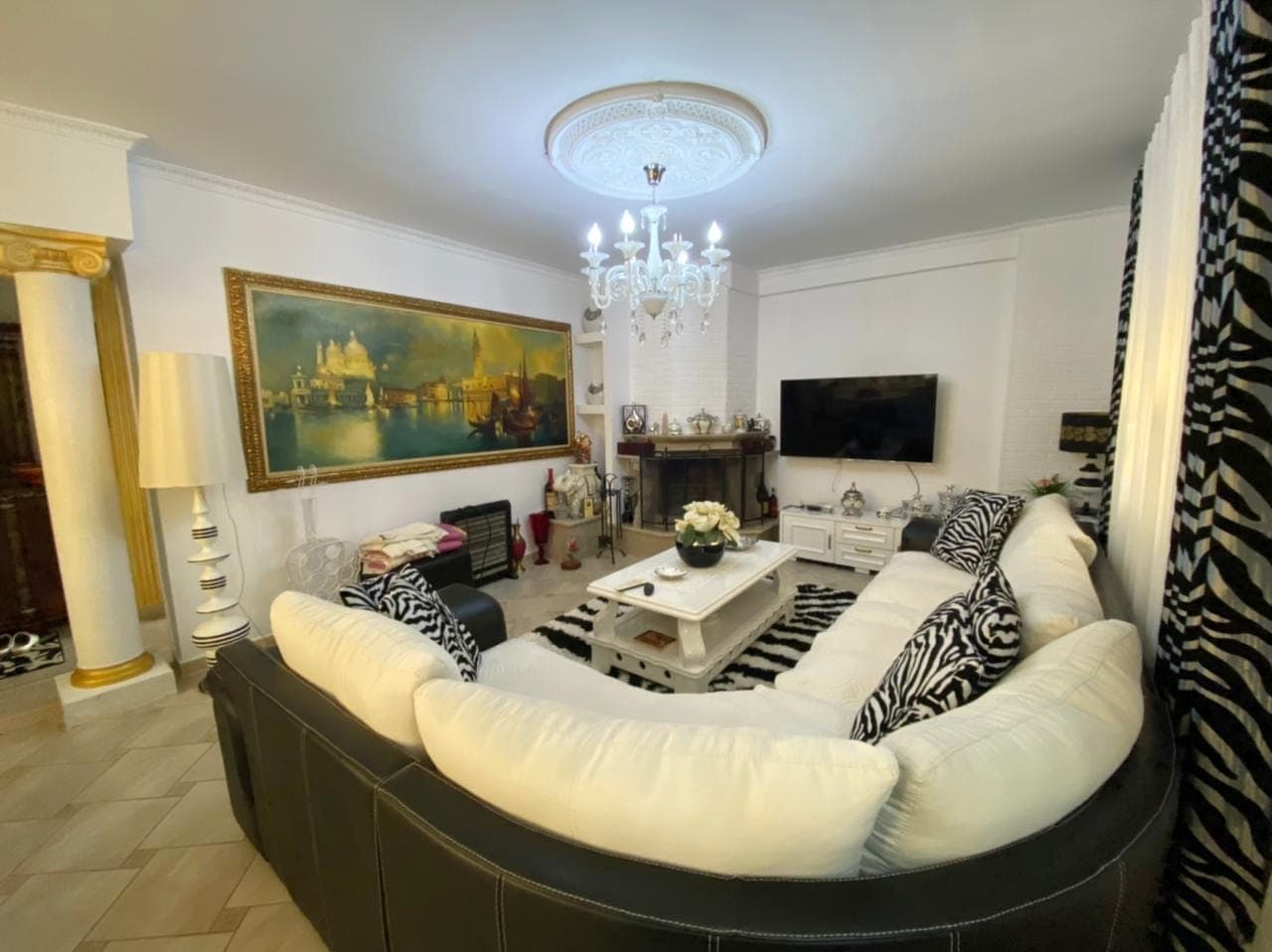SHITET APARTAMENT 2+1 PRANE SFINKSIT VOLLGA, DURRES. 2