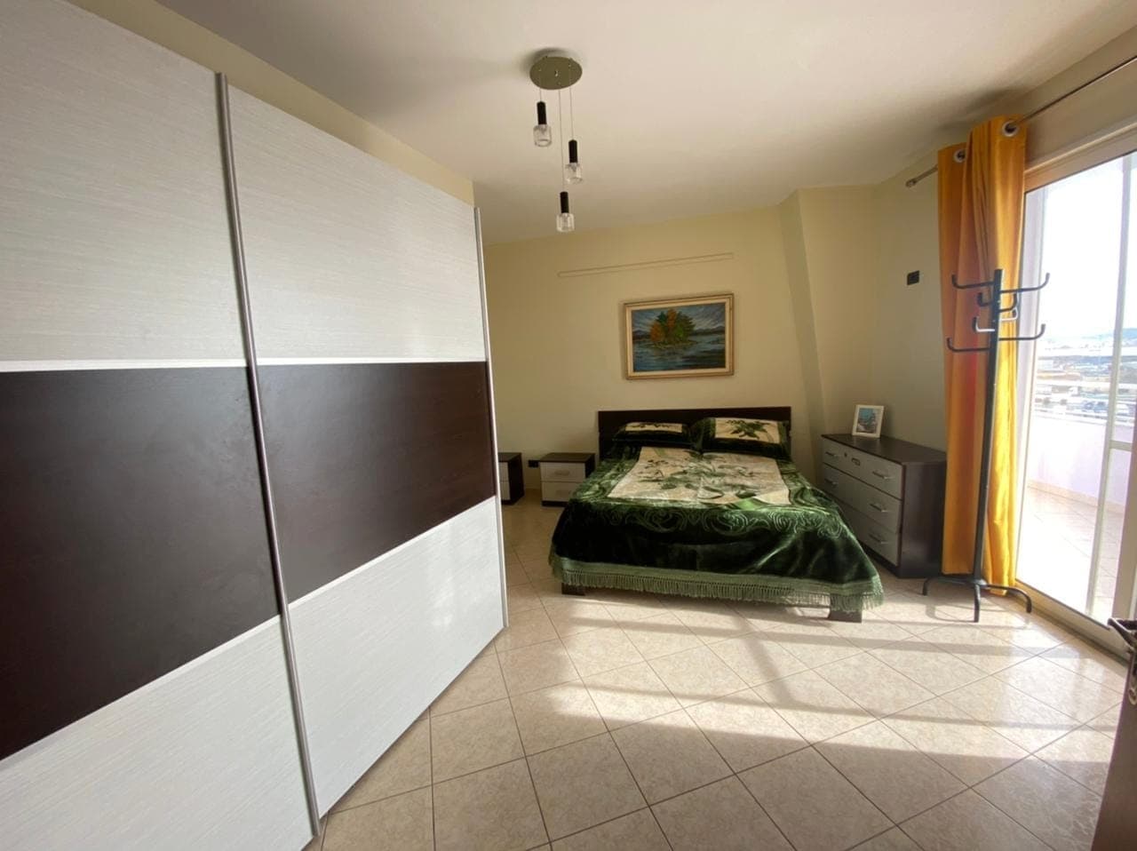 SHITET APARTAMENT 2+1 PRANE PORTIT ME PAMJE NGA DETI, DURRES. 4