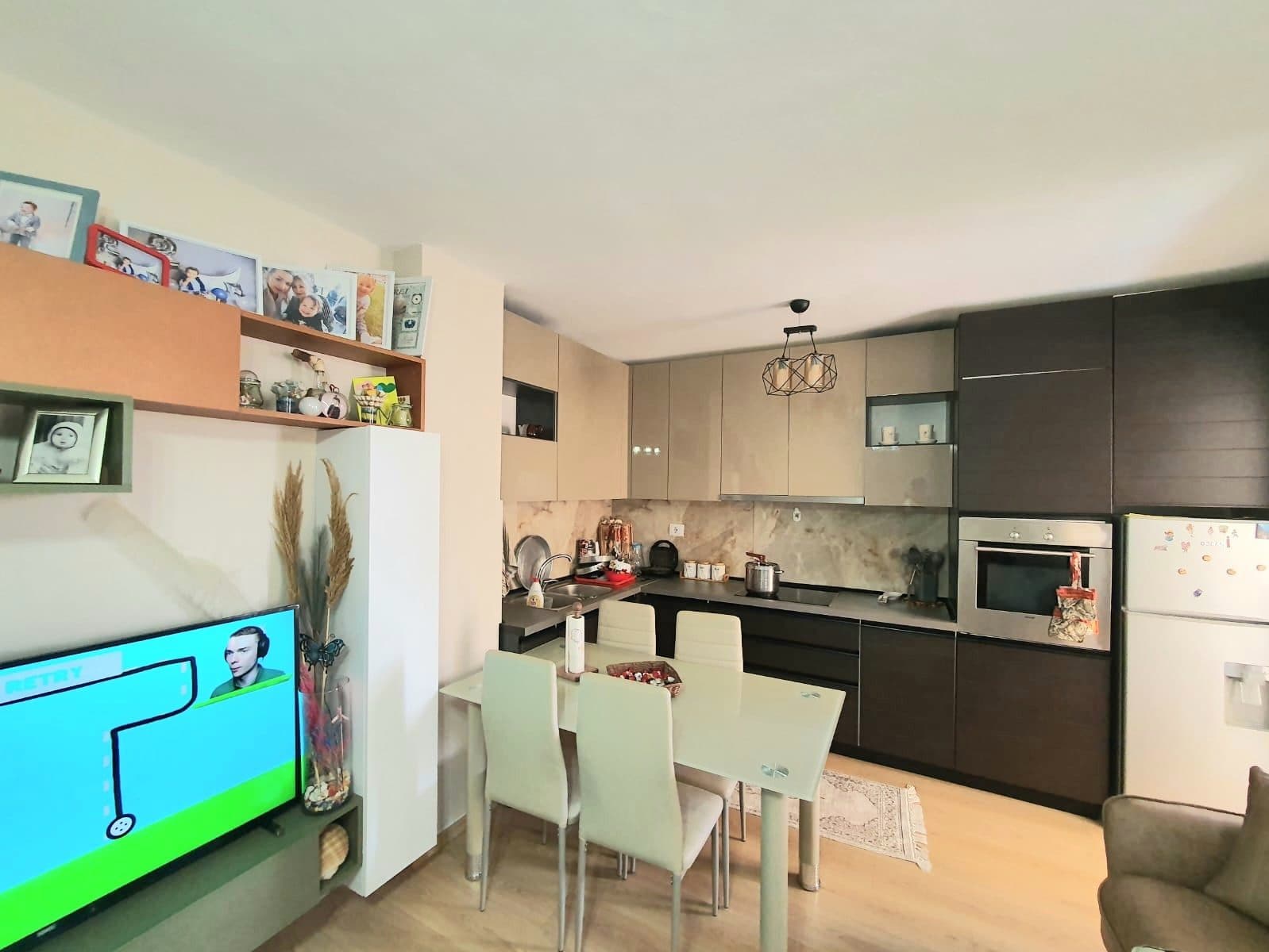 SHITET APARTAMENT 1+1 PRANE SHKOLLES EFTALI KOCI,DURRES.