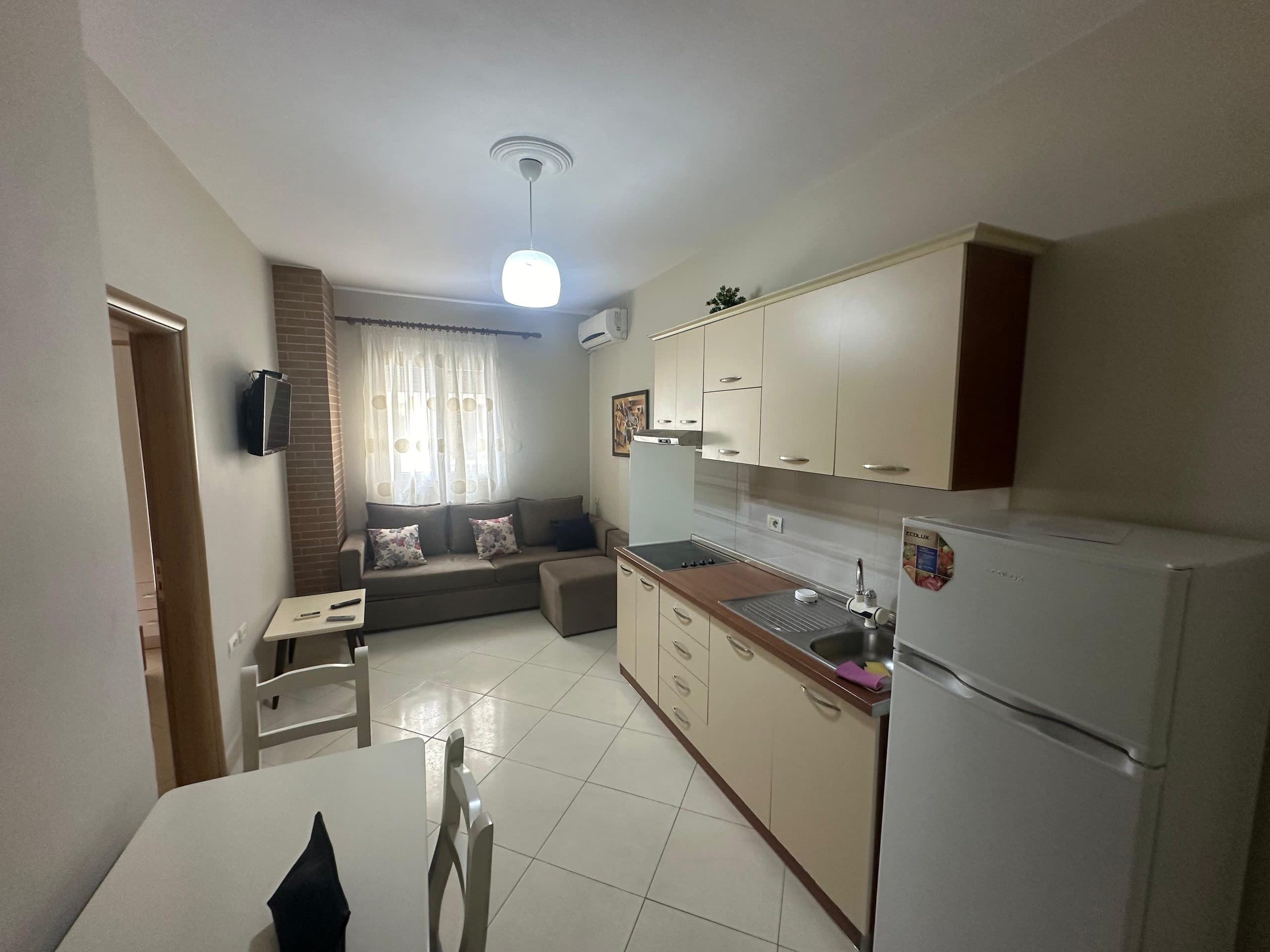 JEPET ME QERA APARTAMENT 1+1, RROTA E KUQE VIJE E PARE PLAZH, DURRES.